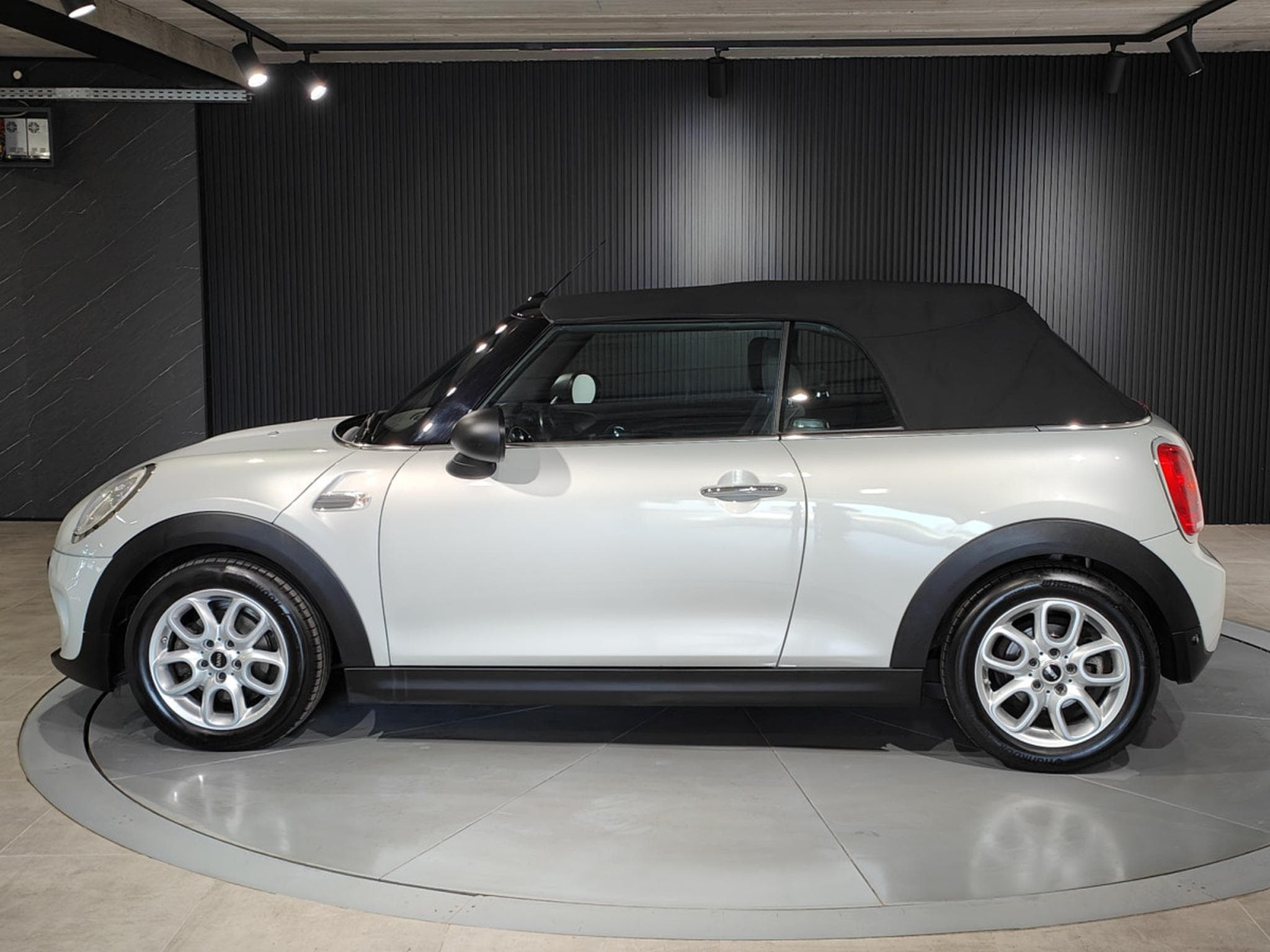 Mini Cooper Cabriolet 1.5 CABRIO BLUETOOTH SIEGE CHAUFFANTS GPS (2018) - Photo 5