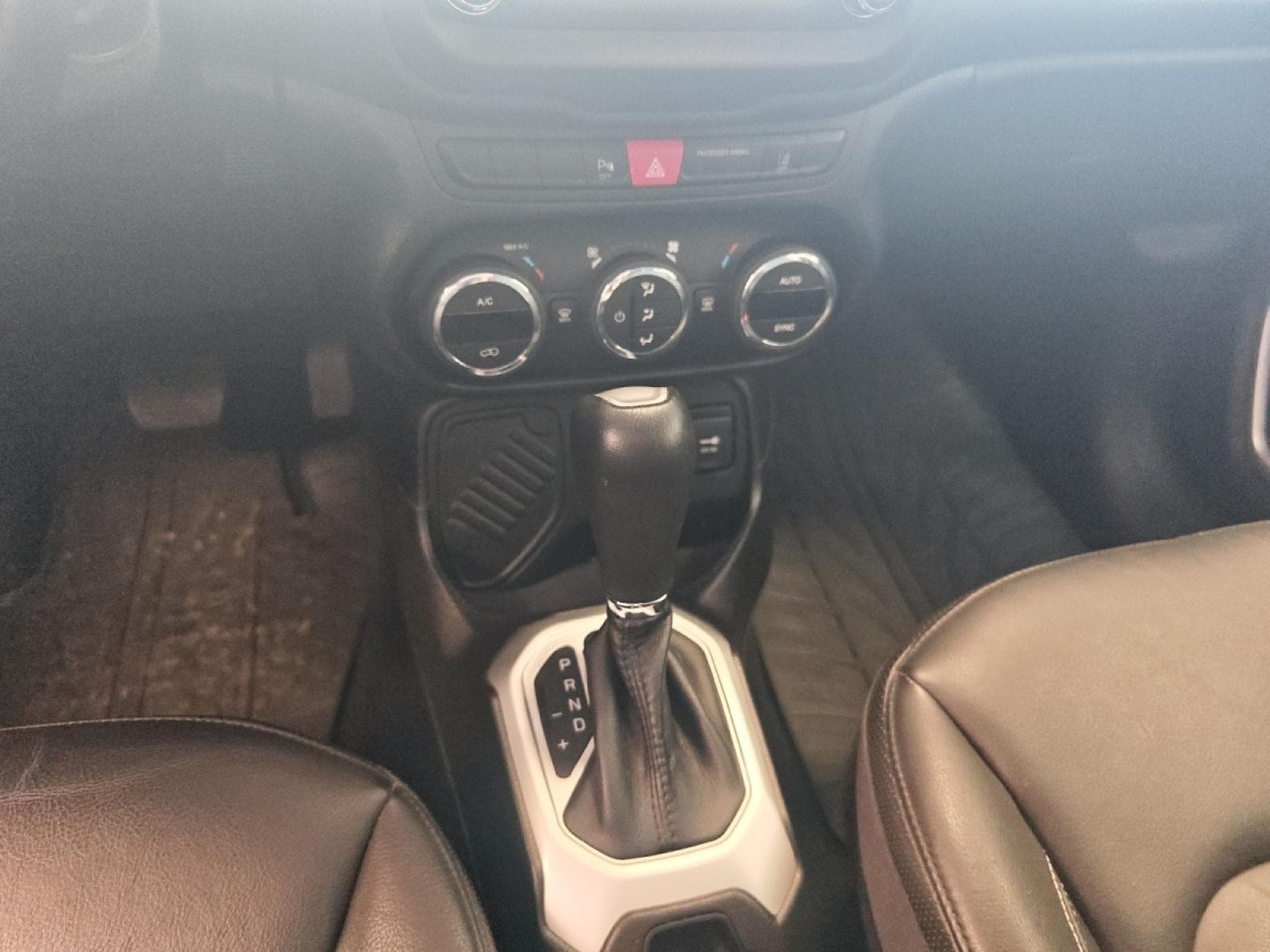 Jeep Renegade 1.4 Limited (2017) - Foto 18