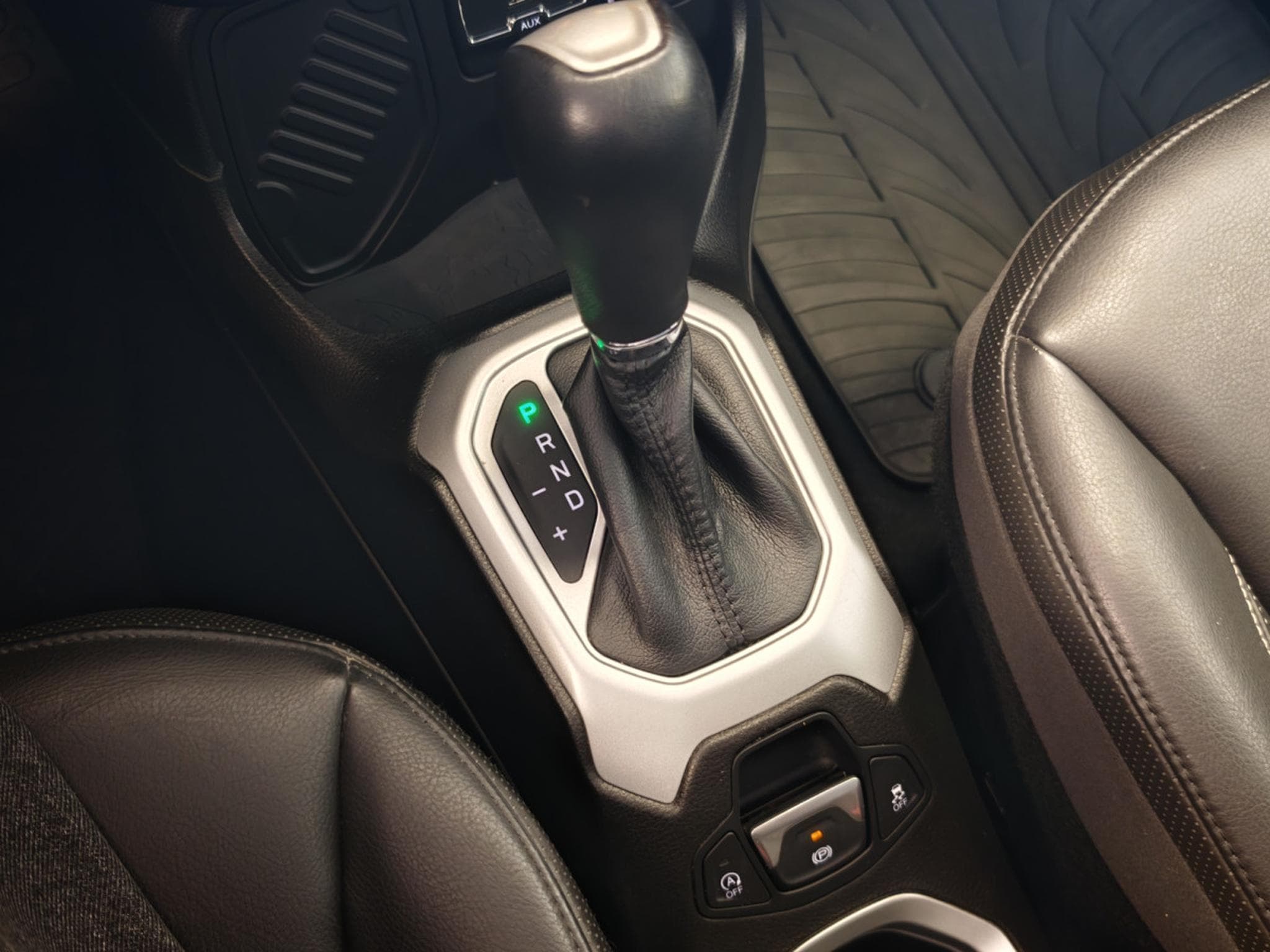 Jeep Renegade 1.4 Limited (2017) - Foto 19