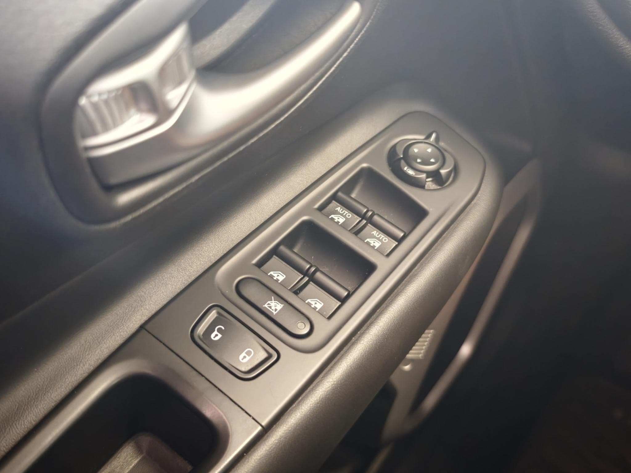 Jeep Renegade 1.4 Limited (2017) - Foto 21