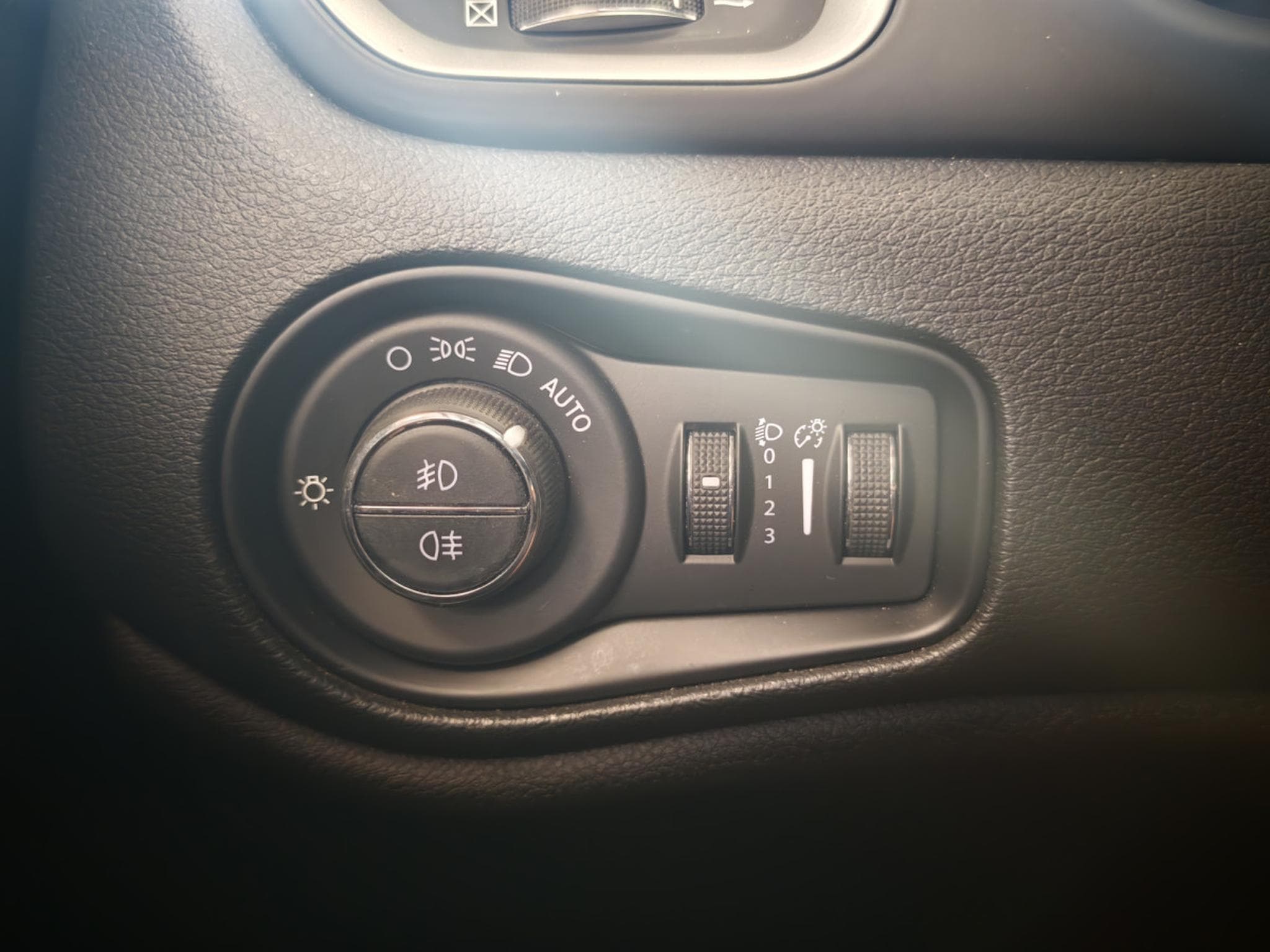 Jeep Renegade 1.4 Limited (2017) - Foto 22