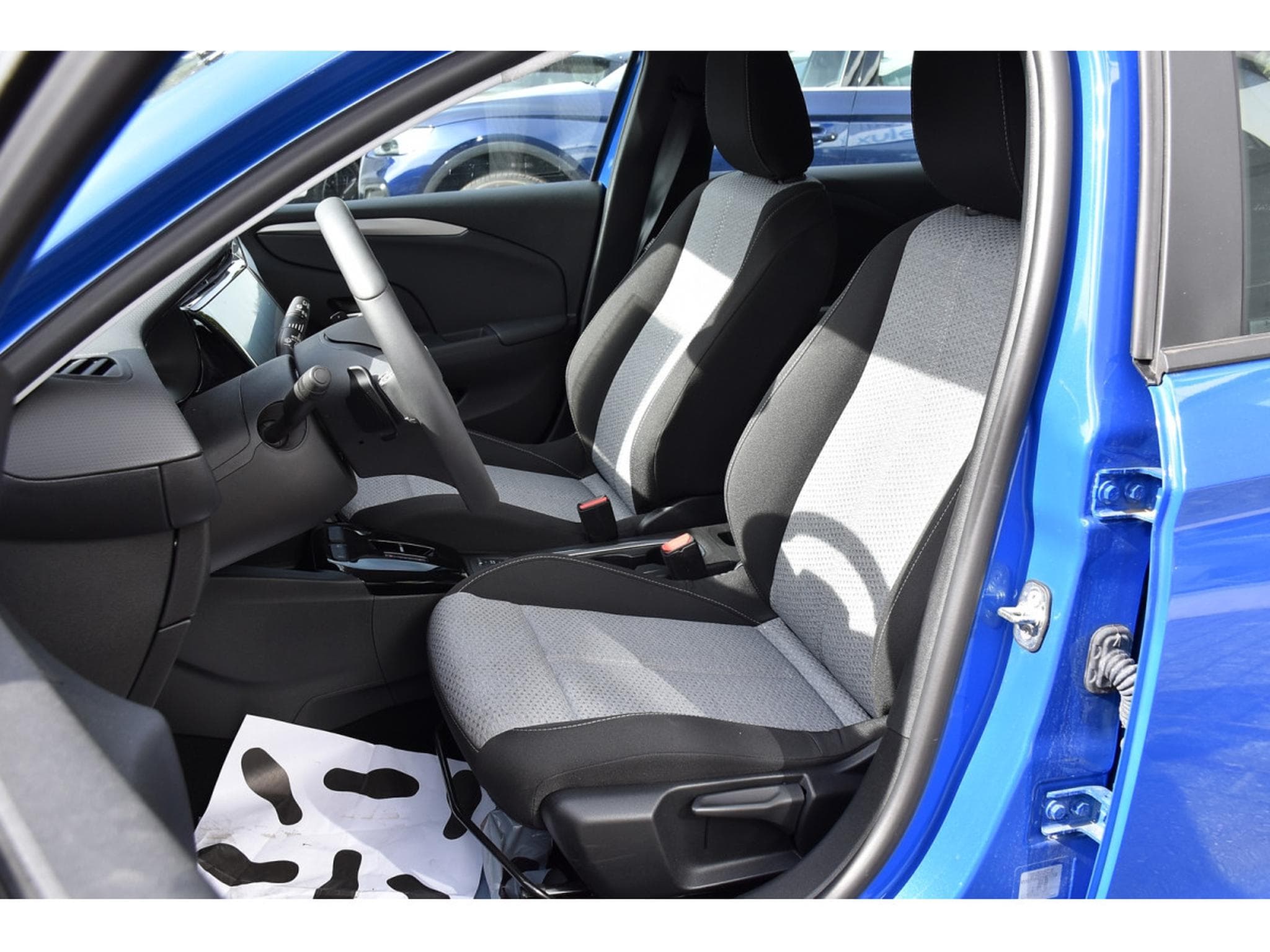 Opel Corsa 1.2 Turbo Edition AT8 REGUL LANE SIDE CAM 1° MAIN (2025) - Foto 5