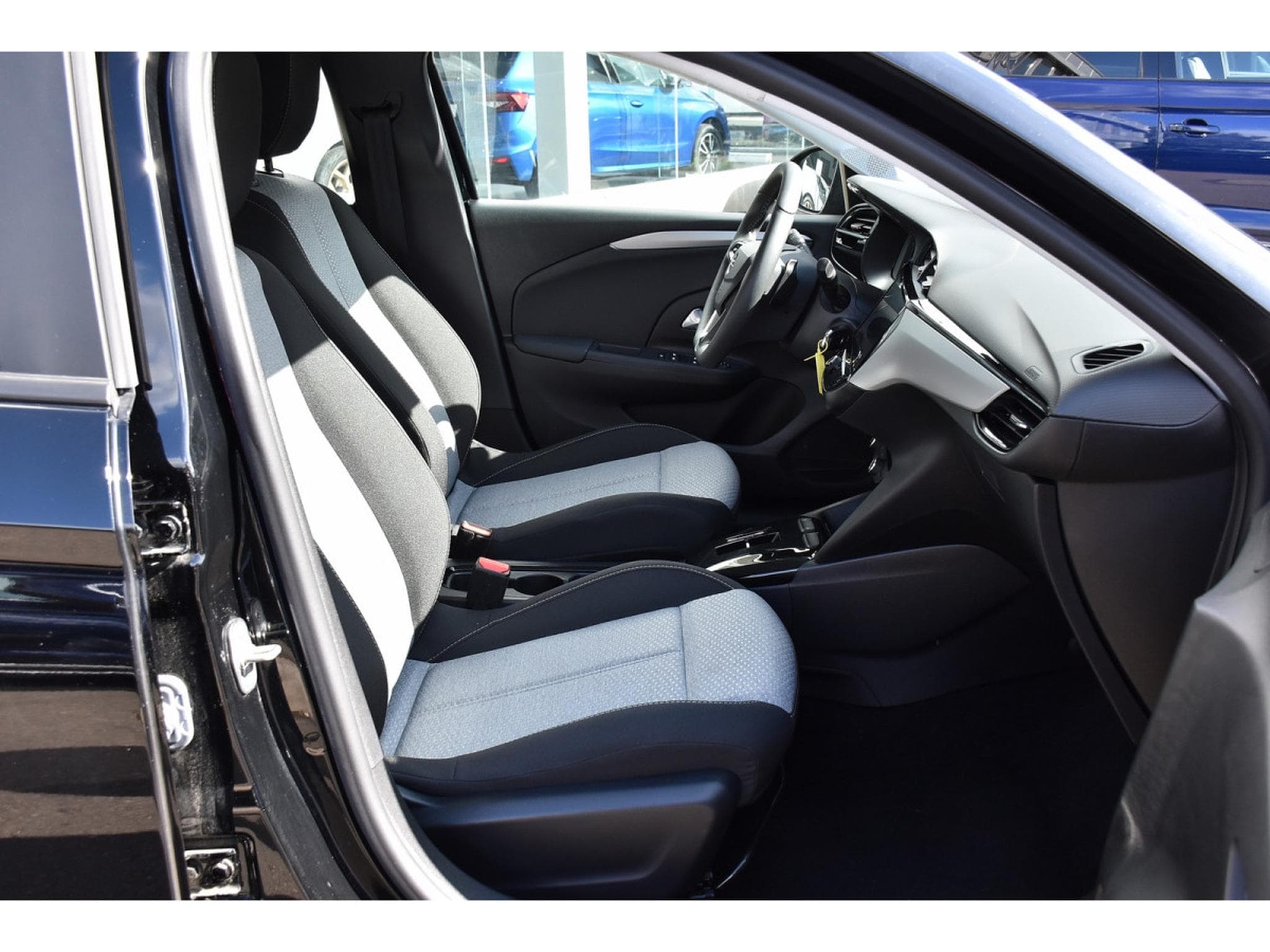 Opel Corsa 1.2 Turbo Edition AT8 REGUL LANE SIDE CAM 1° MAIN (2025) - Foto 6