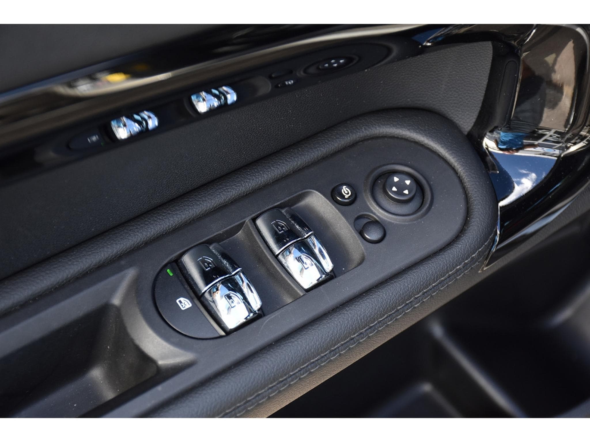 Mini Countryman Cooper SE 1.5A All4 CUIR SG SPORT ACC GPS LED KEYLESS 1° MAI (2019) - Foto 16