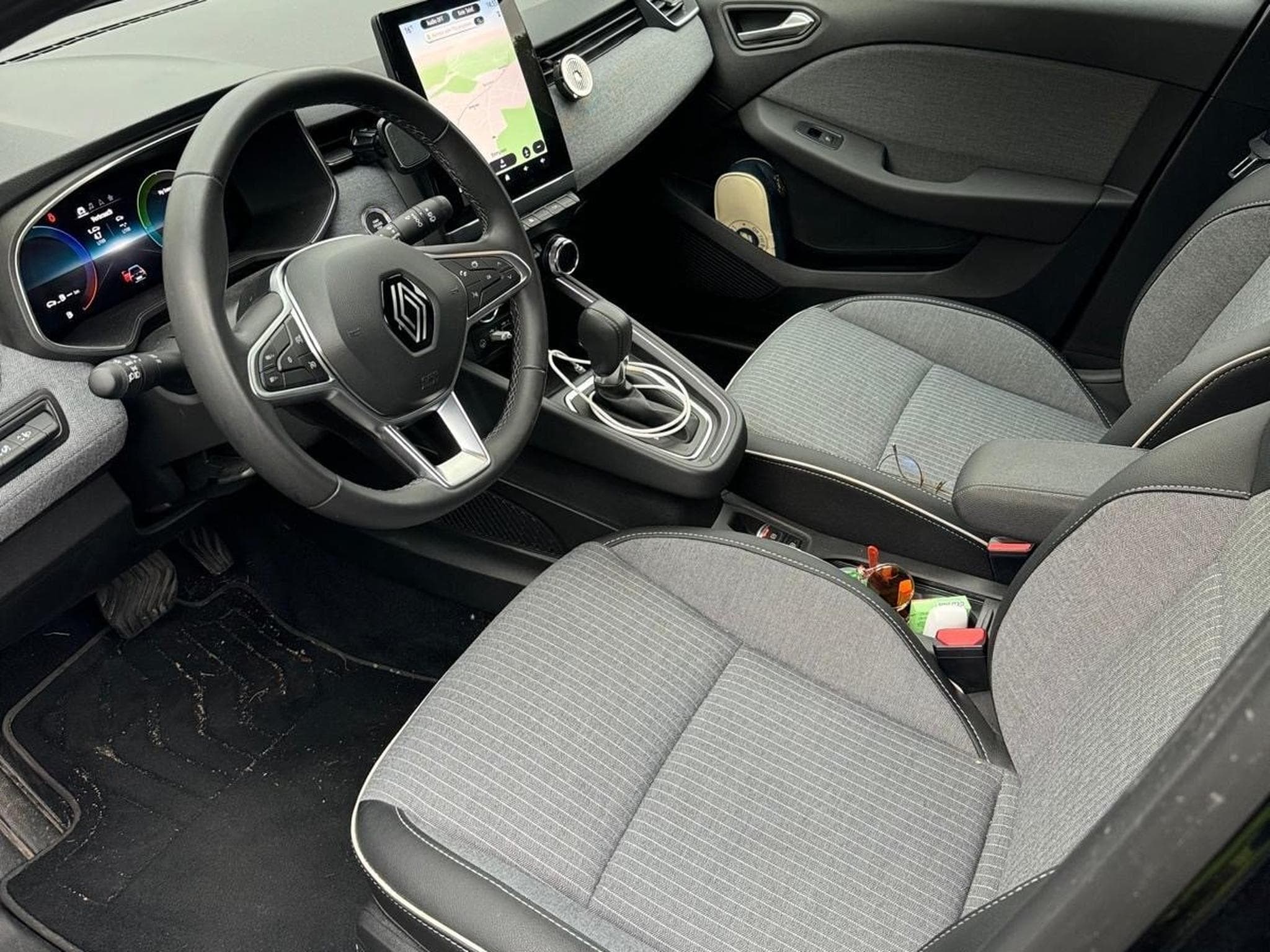 Renault Clio E-TECH HYBRID (2024) - Photo 5