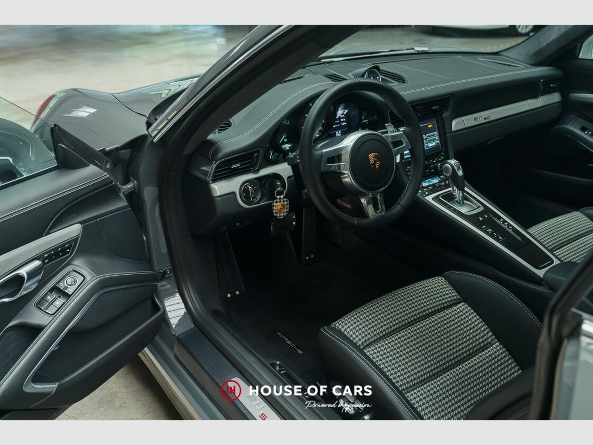Porsche 911 991.1 CARRERA S COUPE PDK "50 JAHRE" - 1 OF 1.963EX (2013) - Photo 11