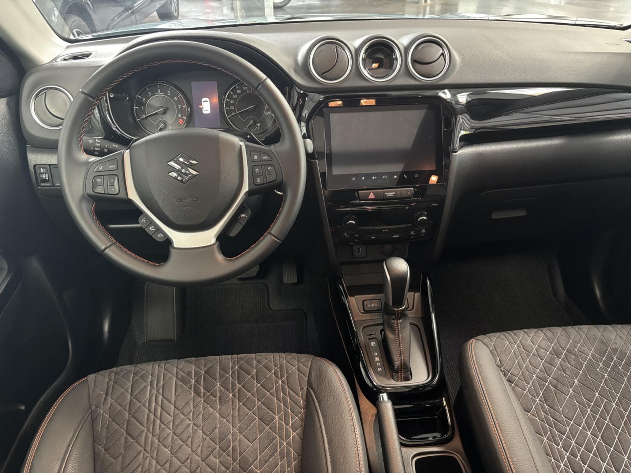 Suzuki Vitara 1.4 Hybrid TSUKI Edition Limited 2WD (2026) - Photo 10