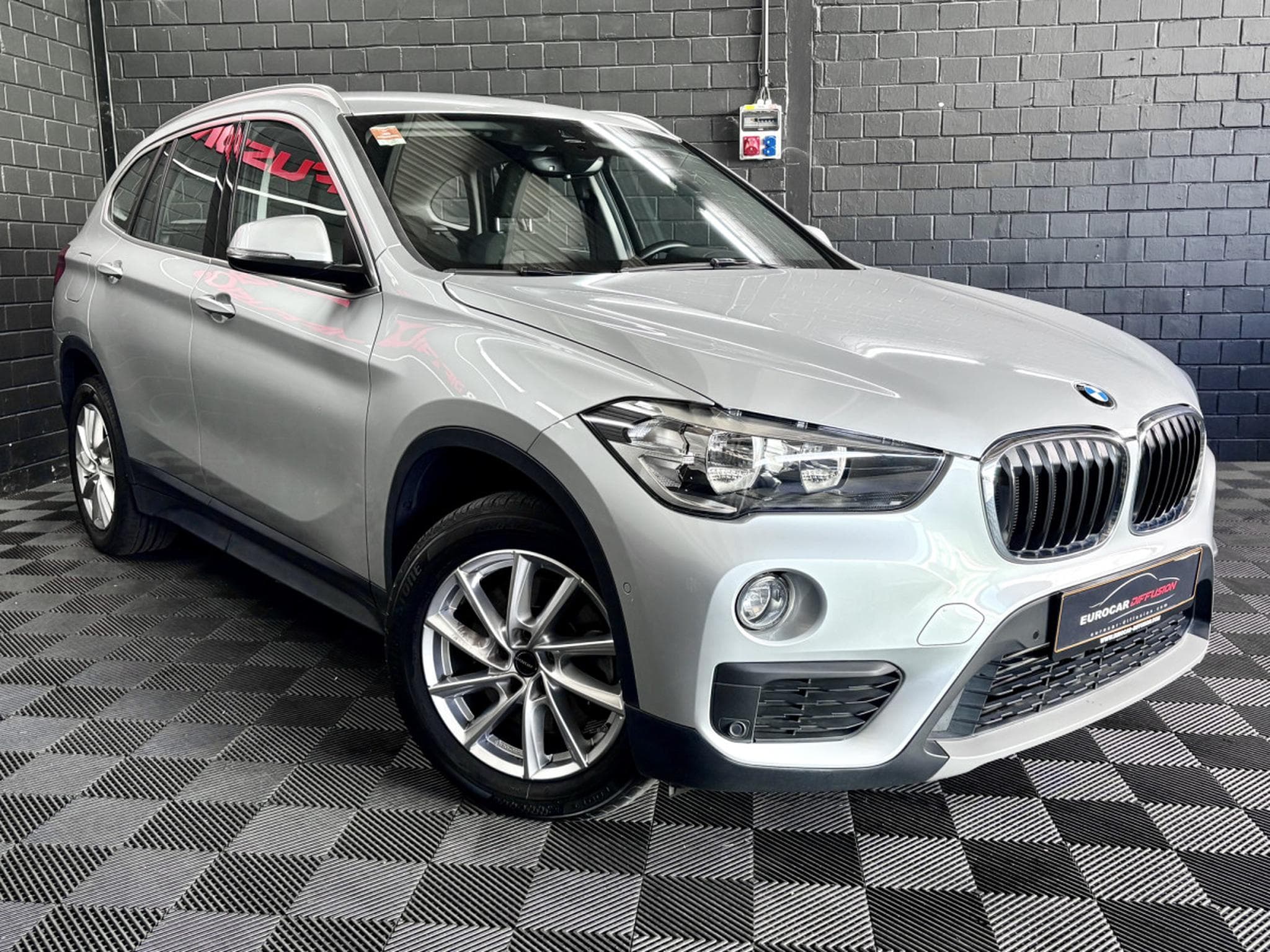 BMW X1 Advantage 20i sDrive 192 CV *CAM* HAYON* HUD* (2019) - Foto 3