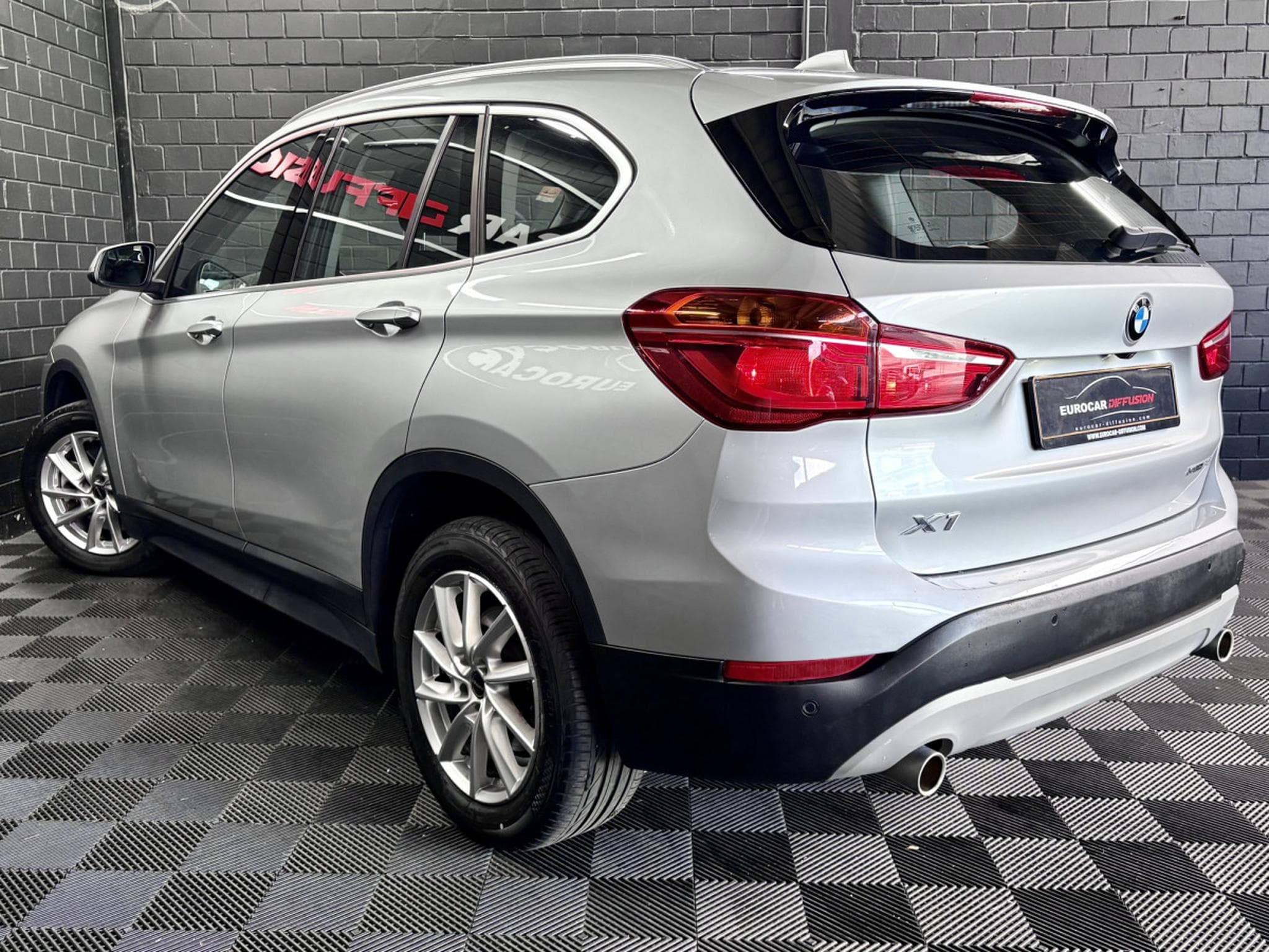 BMW X1 Advantage 20i sDrive 192 CV *CAM* HAYON* HUD* (2019) - Foto 4
