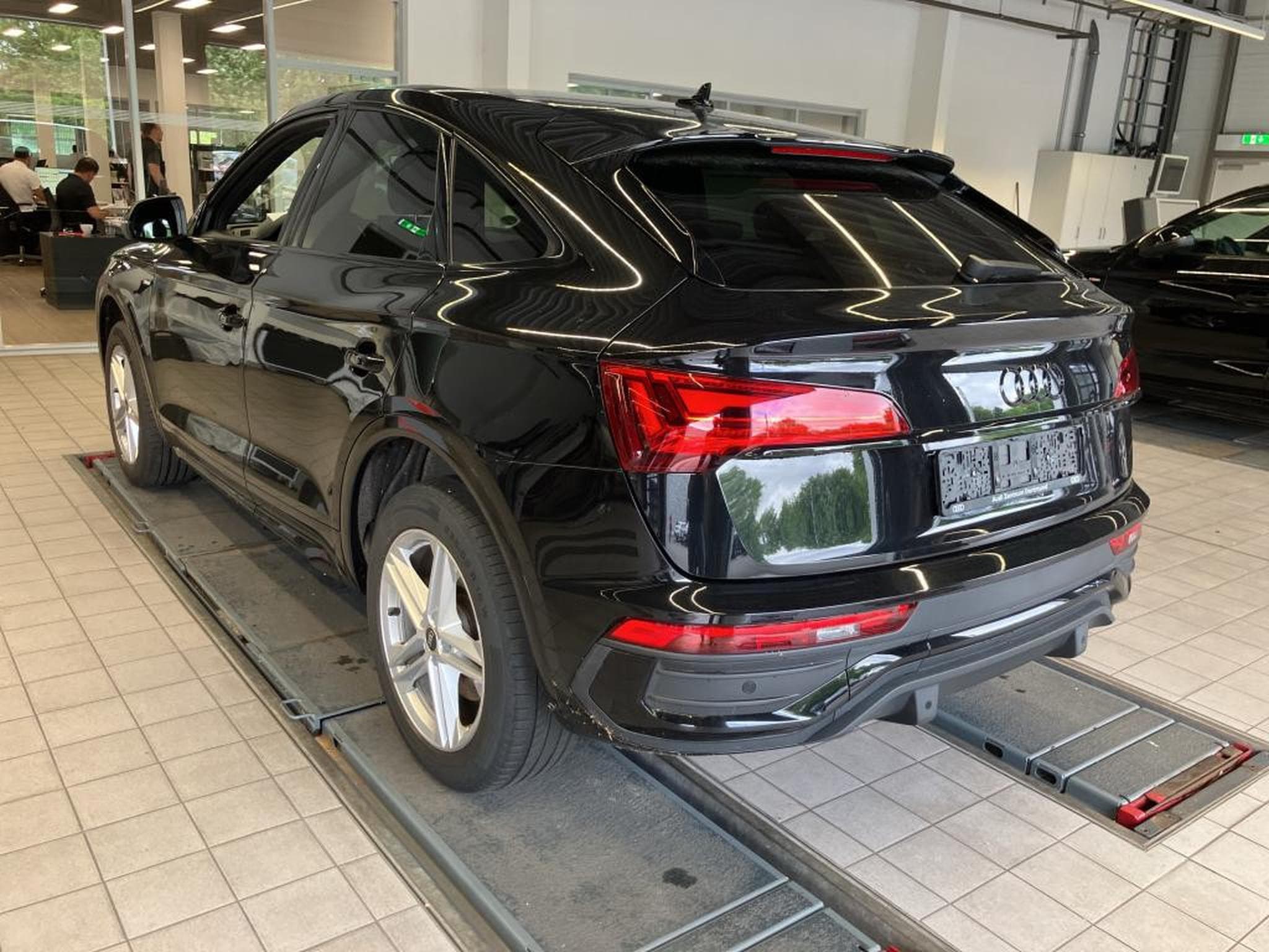 Audi Q5 Sportback S-Line Quattro 40 TFSI S Tronic 204 CV *ATTELAGE* (2022) - Foto 4