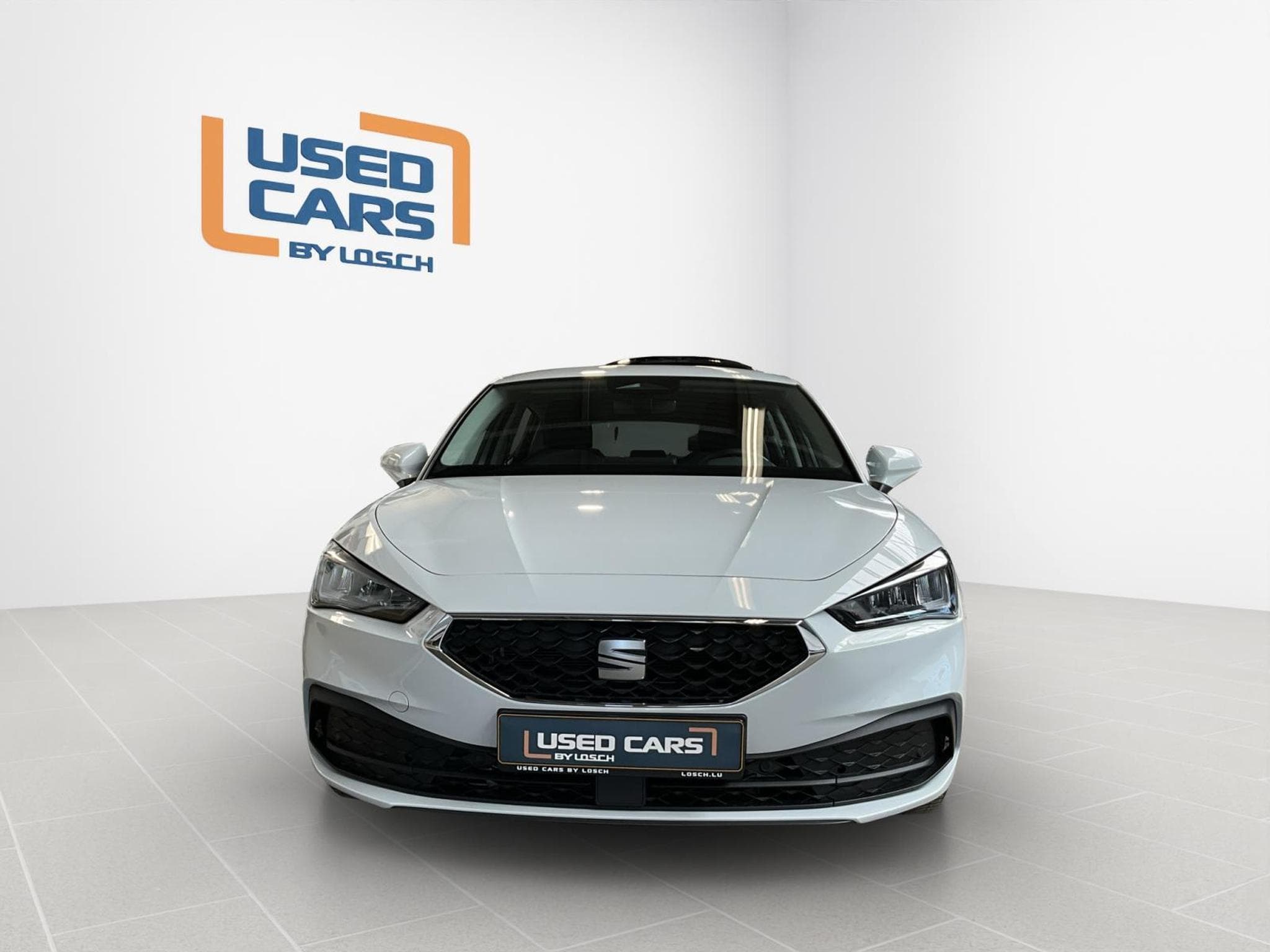 Seat Leon Style+LED+FullLink+P.Comfort+P.Convenance+RearView (2025) - Photo 3