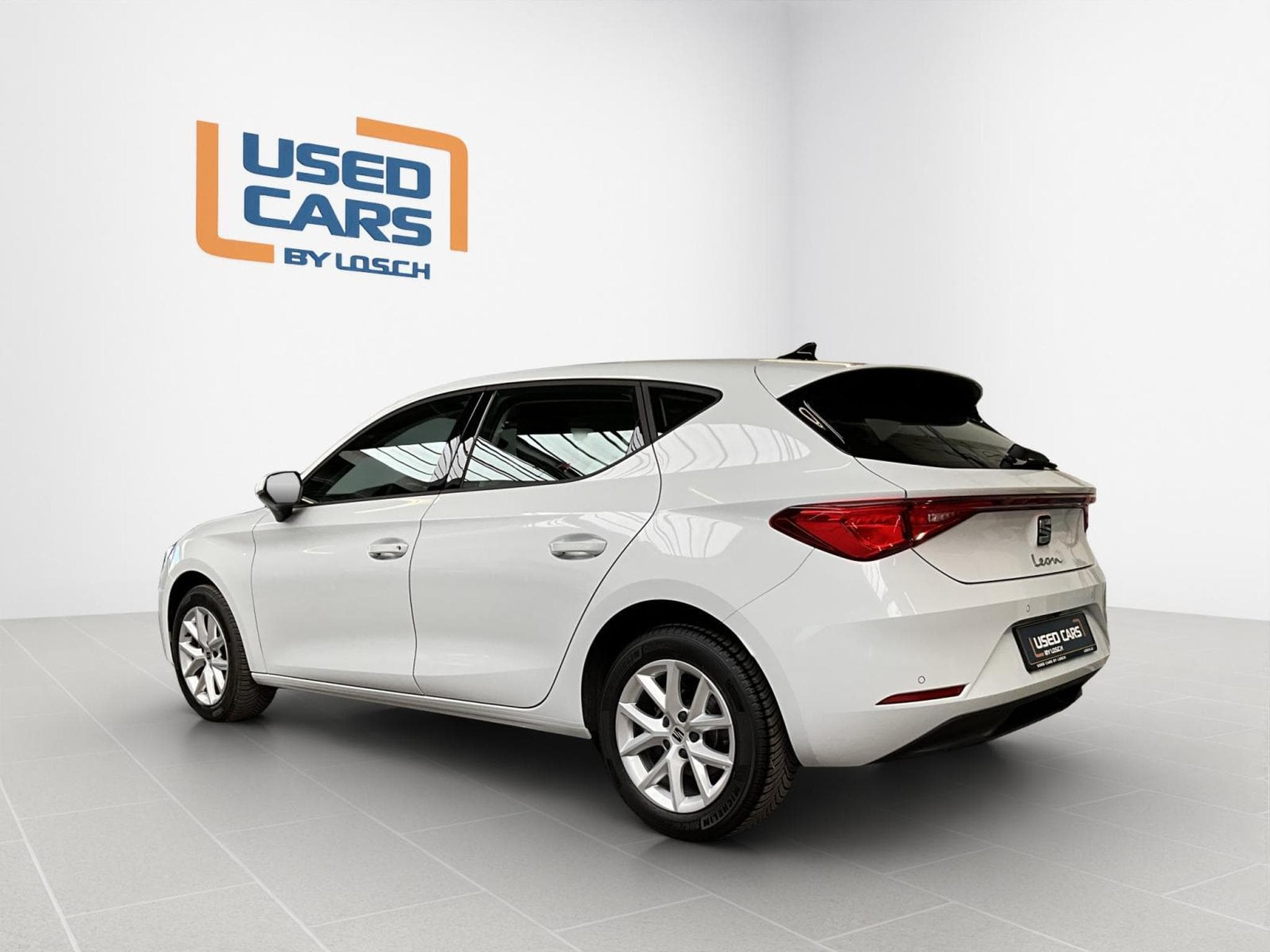 Seat Leon Style+LED+FullLink+P.Comfort+P.Convenance+RearView (2025) - Photo 5