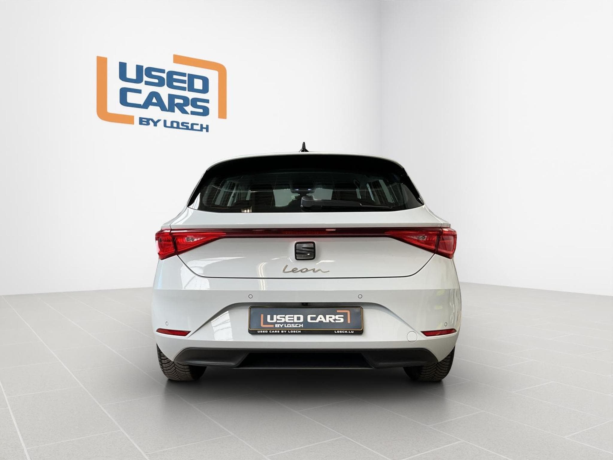 Seat Leon Style+LED+FullLink+P.Comfort+P.Convenance+RearView (2025) - Photo 7