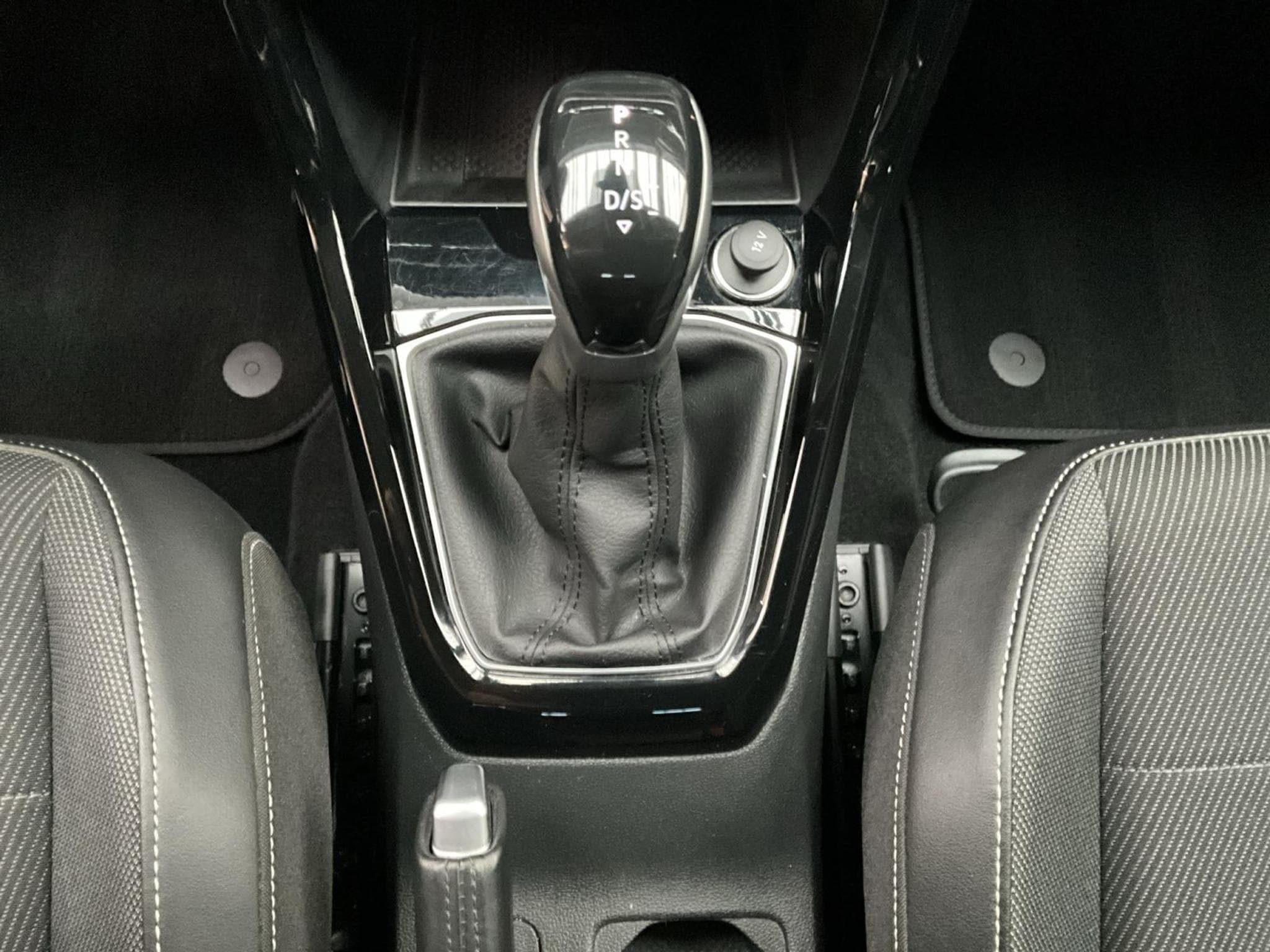 VW T-Cross Style+DSG+P.Technique+P.Lumiere+Black-Style+IQ-Drive (2022) - Photo 12