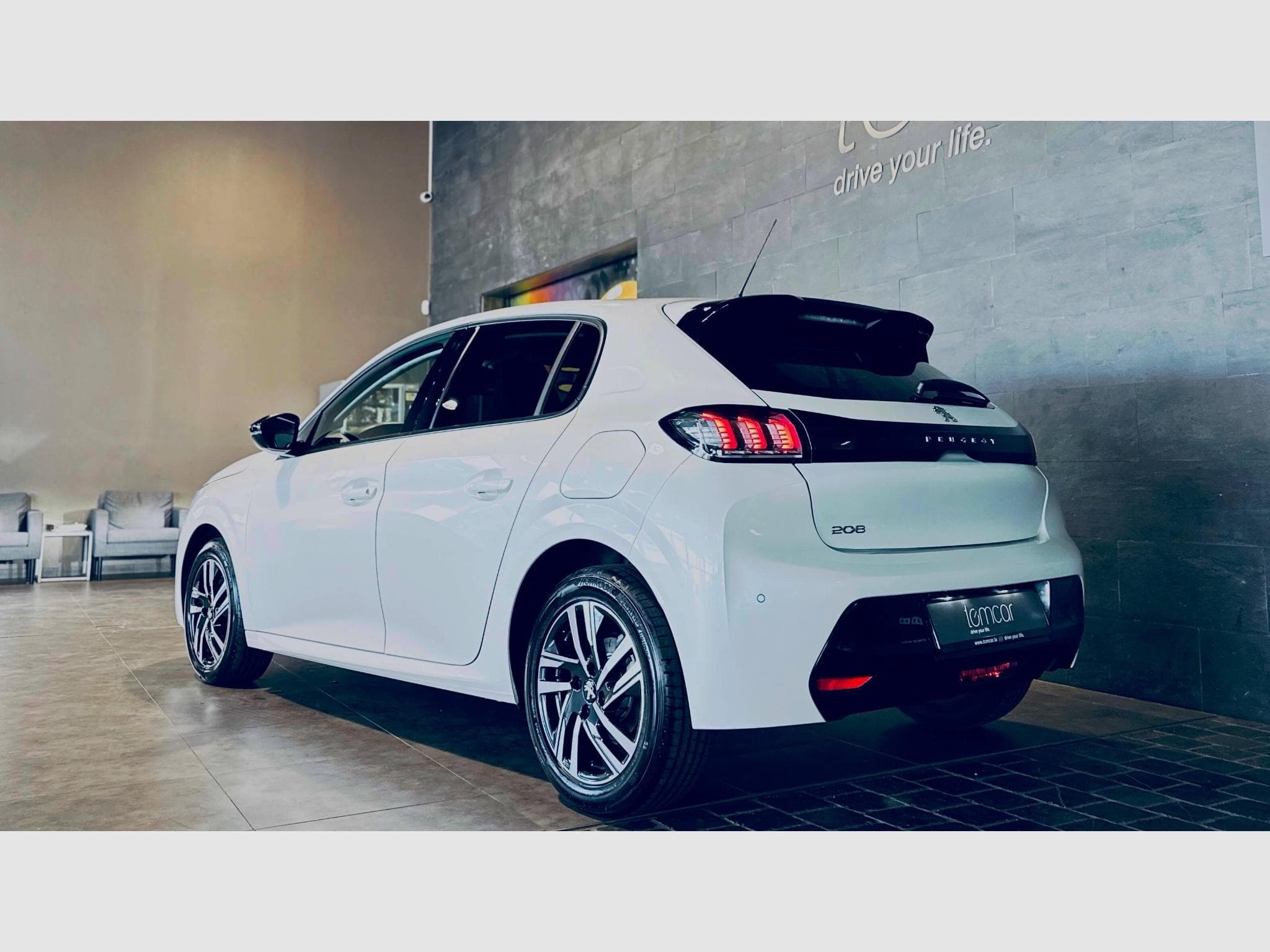 Peugeot 208 208 ALLURE BVA (2022) - Photo 4