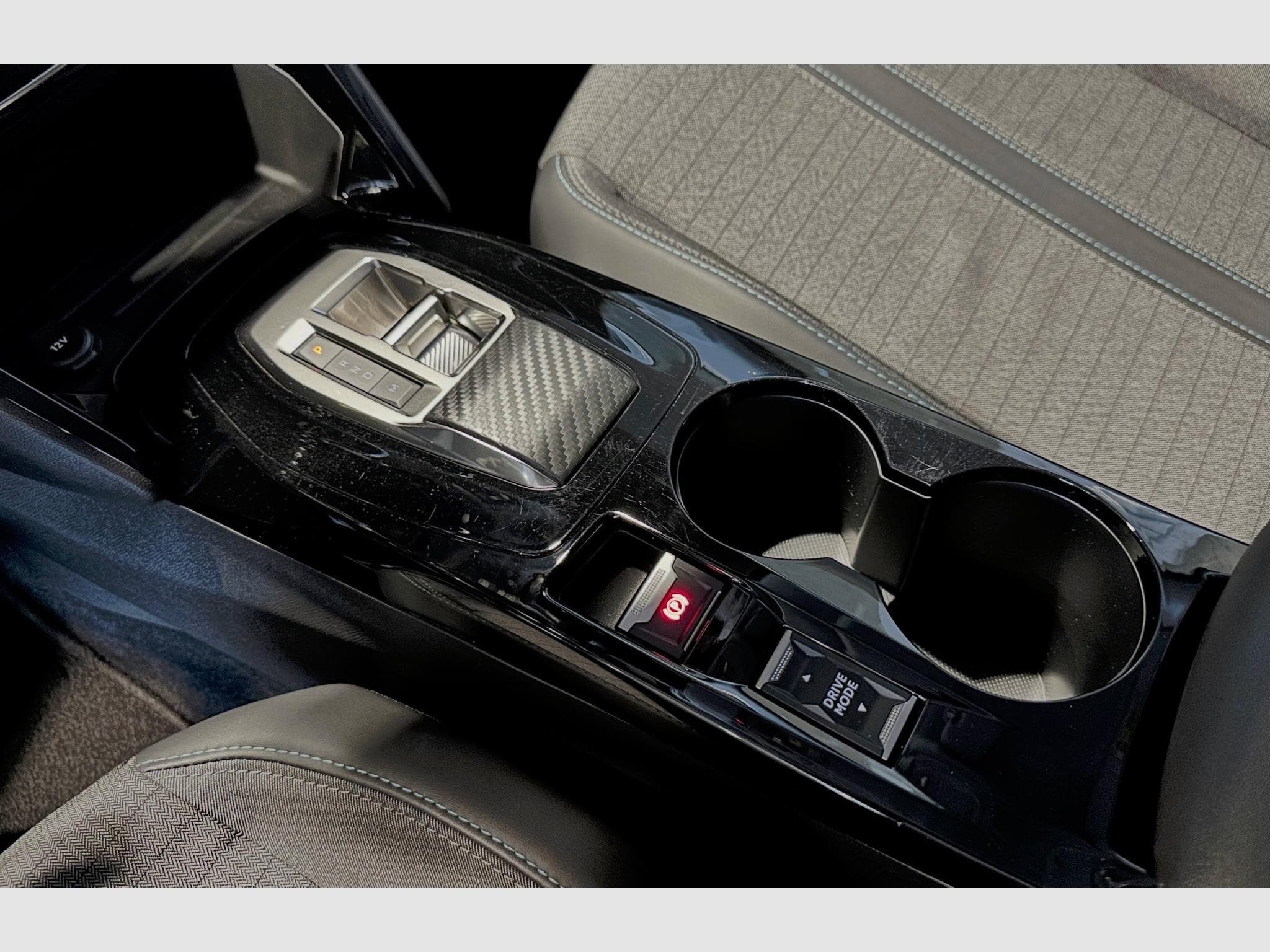 Peugeot 208 208 ALLURE BVA (2022) - Photo 10