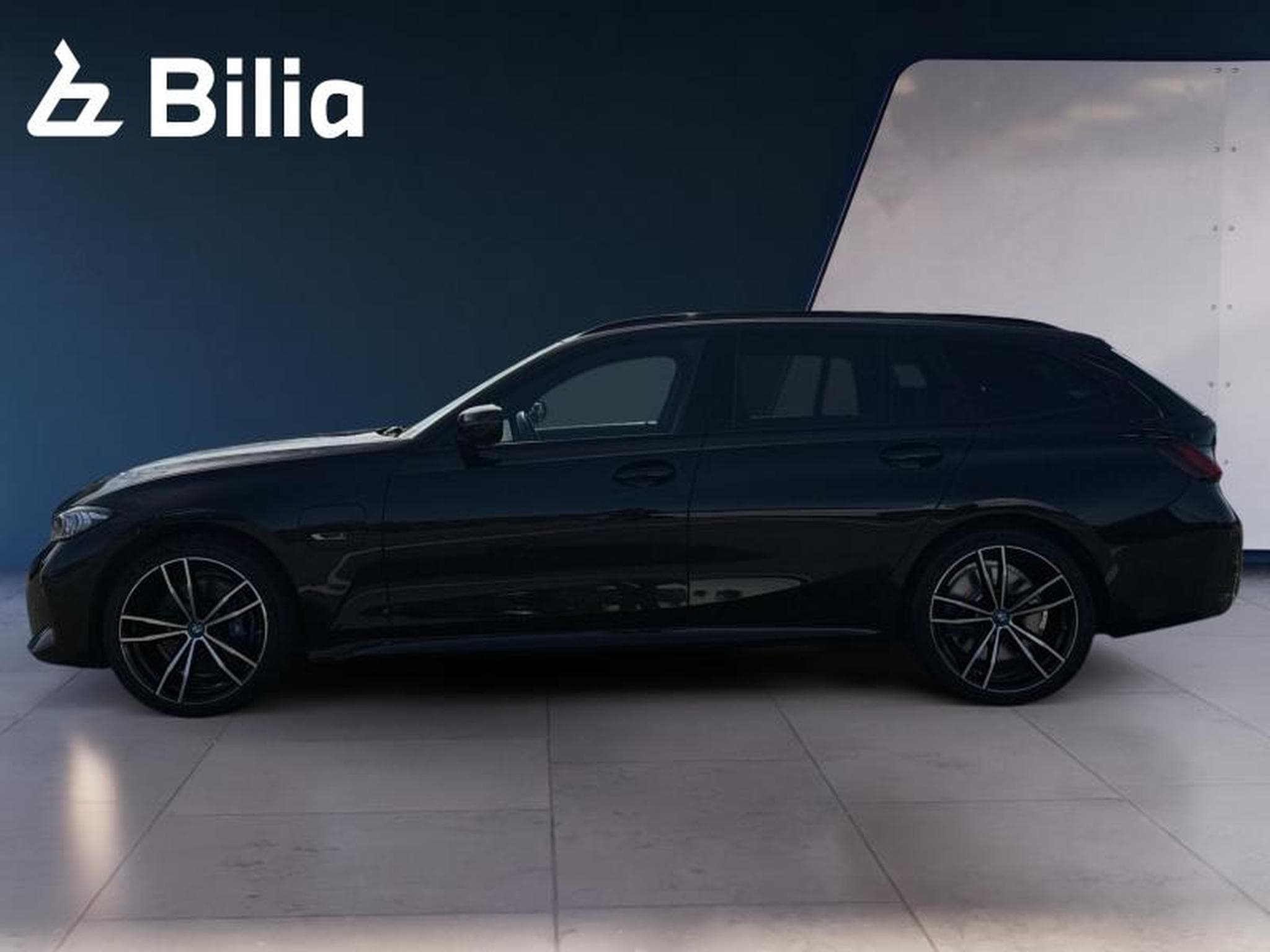 BMW 330 330e Touring Kit M Sport (2023) - Photo 3