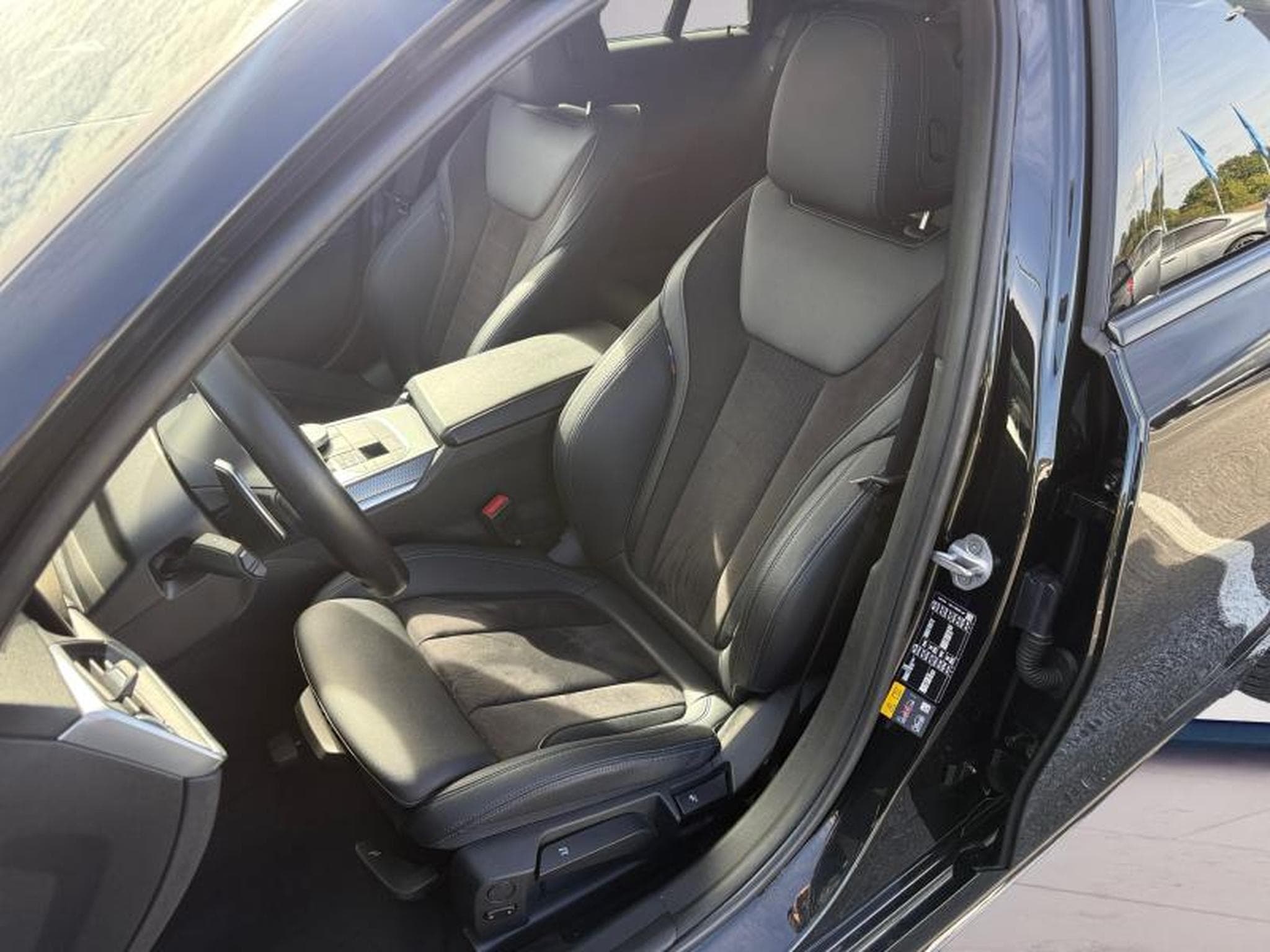 BMW 330 330e Touring Kit M Sport (2023) - Photo 8