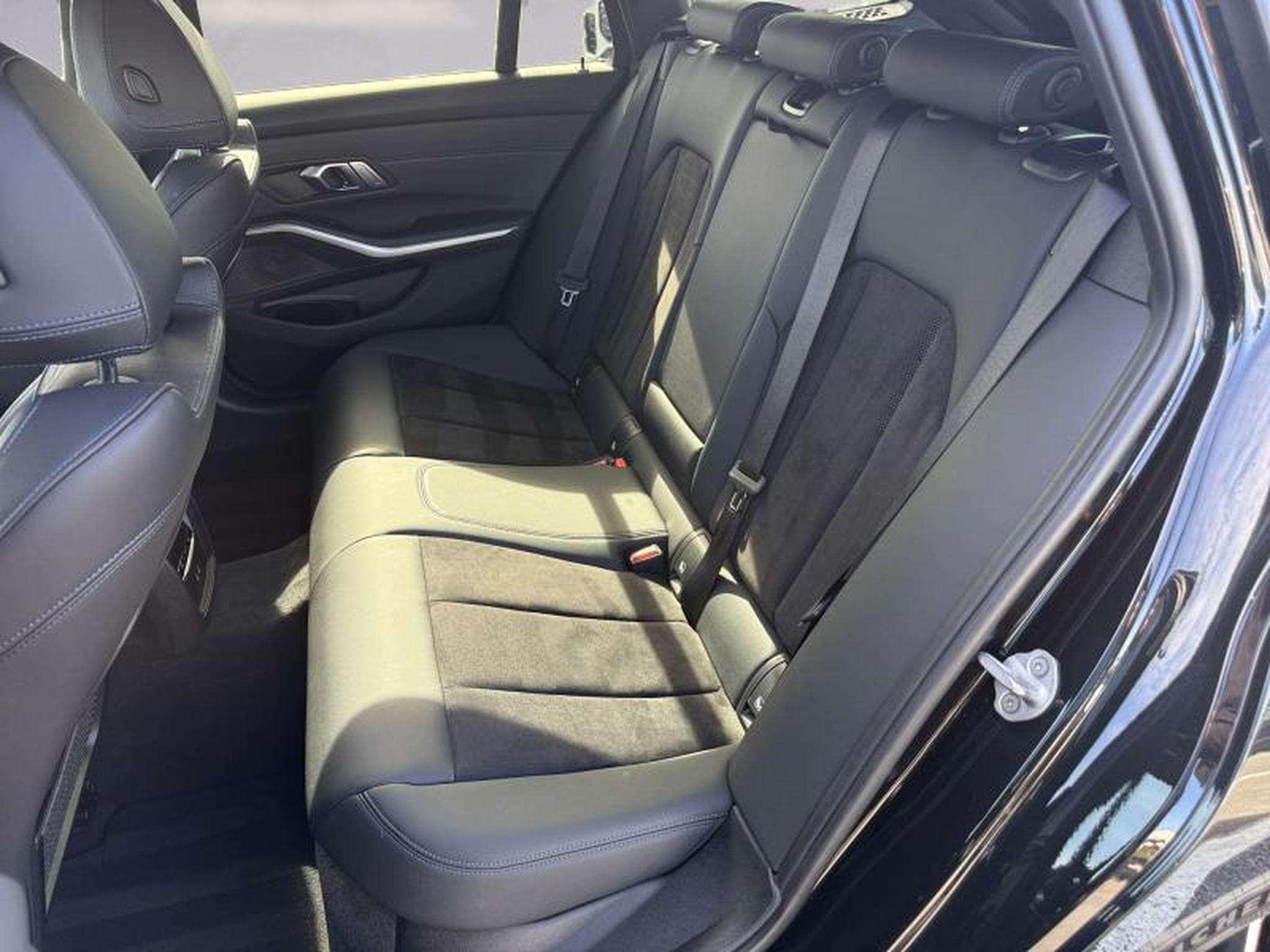 BMW 330 330e Touring Kit M Sport (2023) - Photo 14