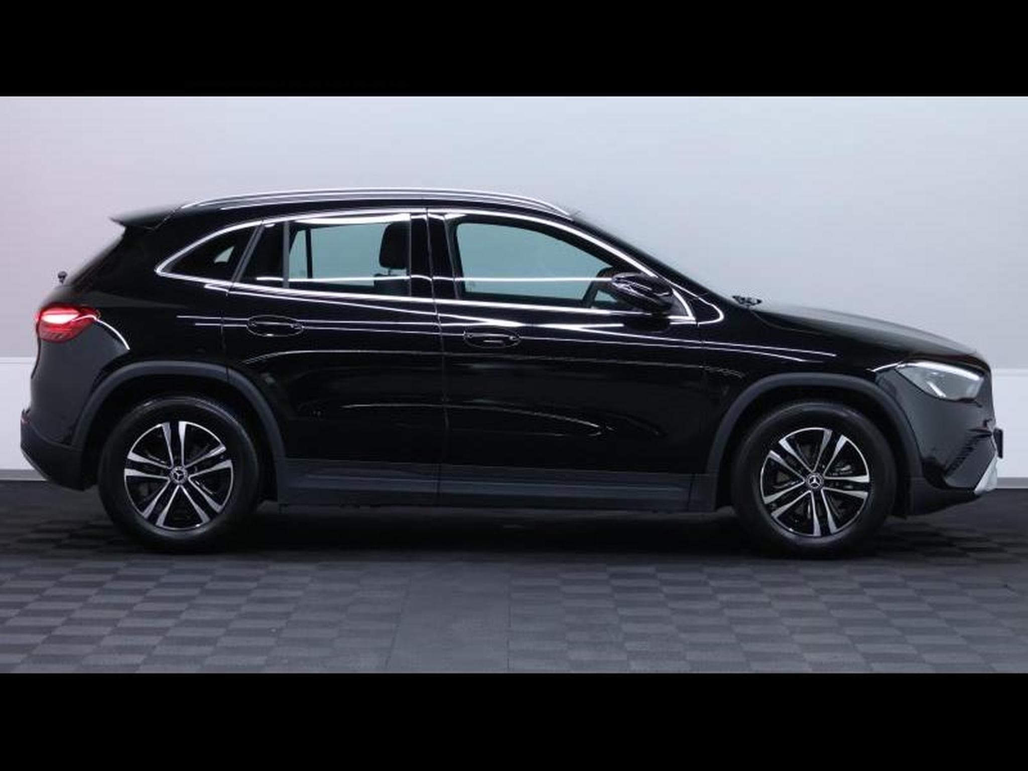 Mercedes GLA 180 Business Line 7G-DCT (2025) - Foto 4