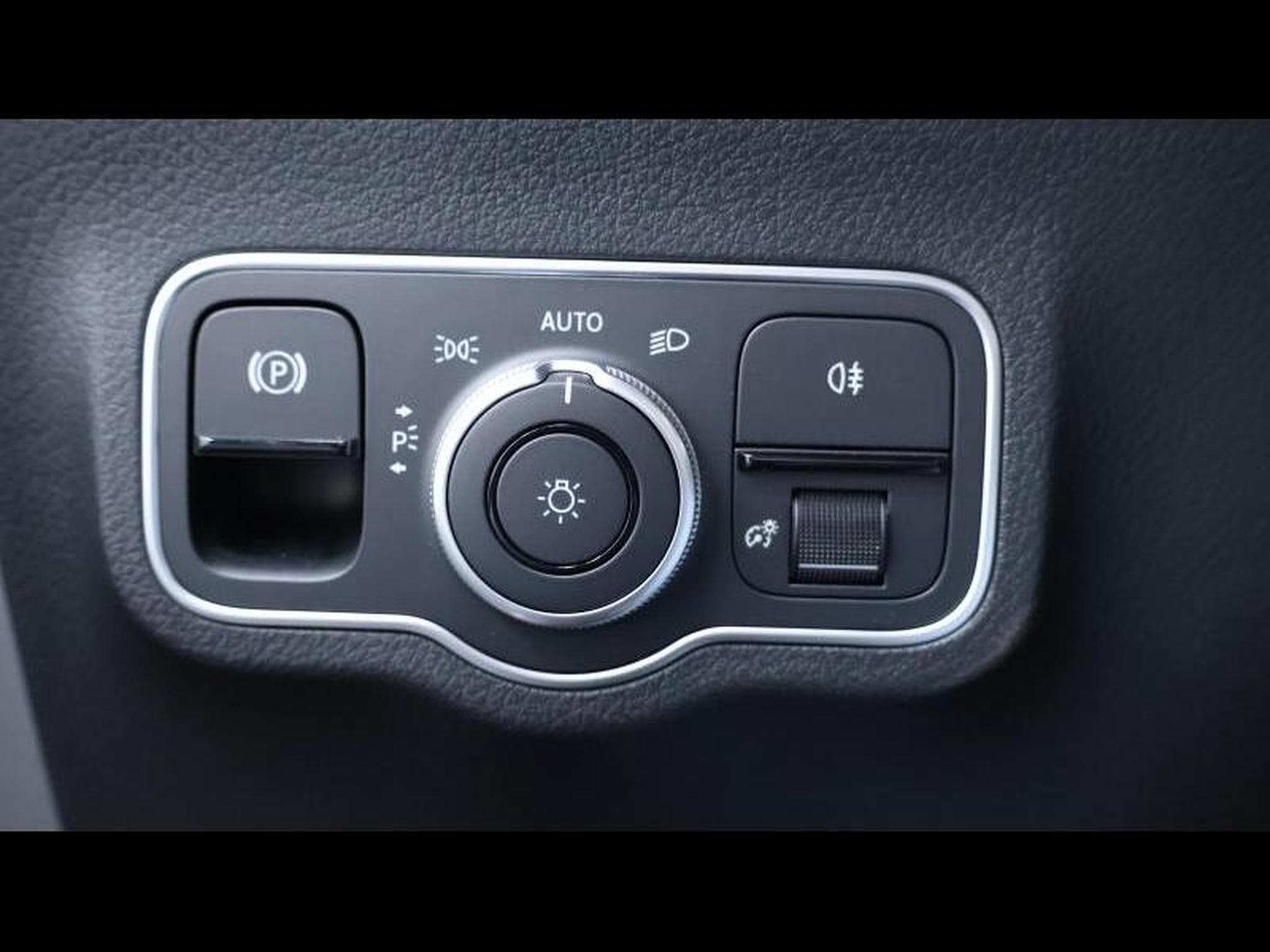 Mercedes GLA 180 Business Line 7G-DCT (2025) - Foto 33
