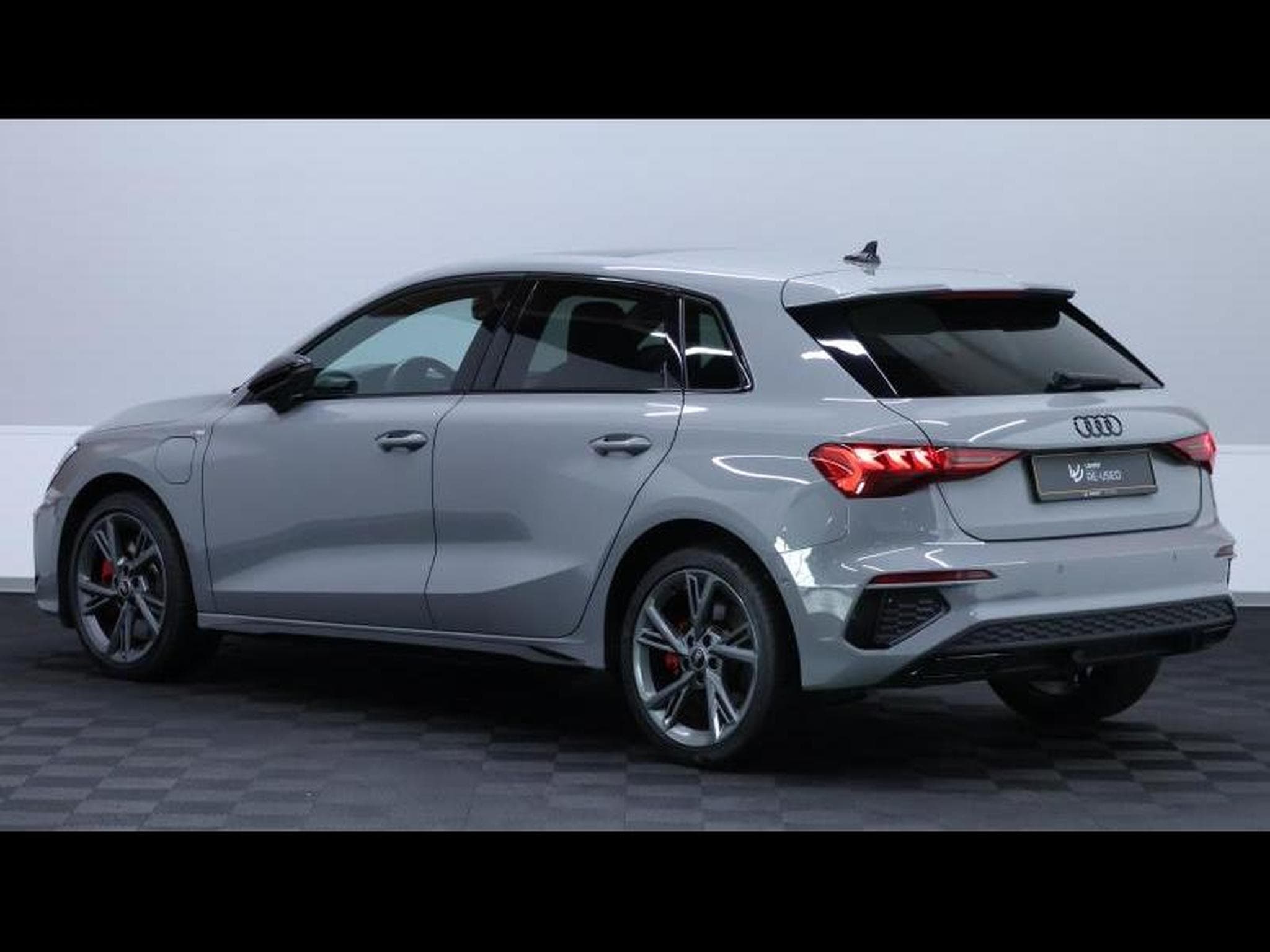 Audi A3 45TFSIe PHEV 245ch Sportback (2024) - Foto 7
