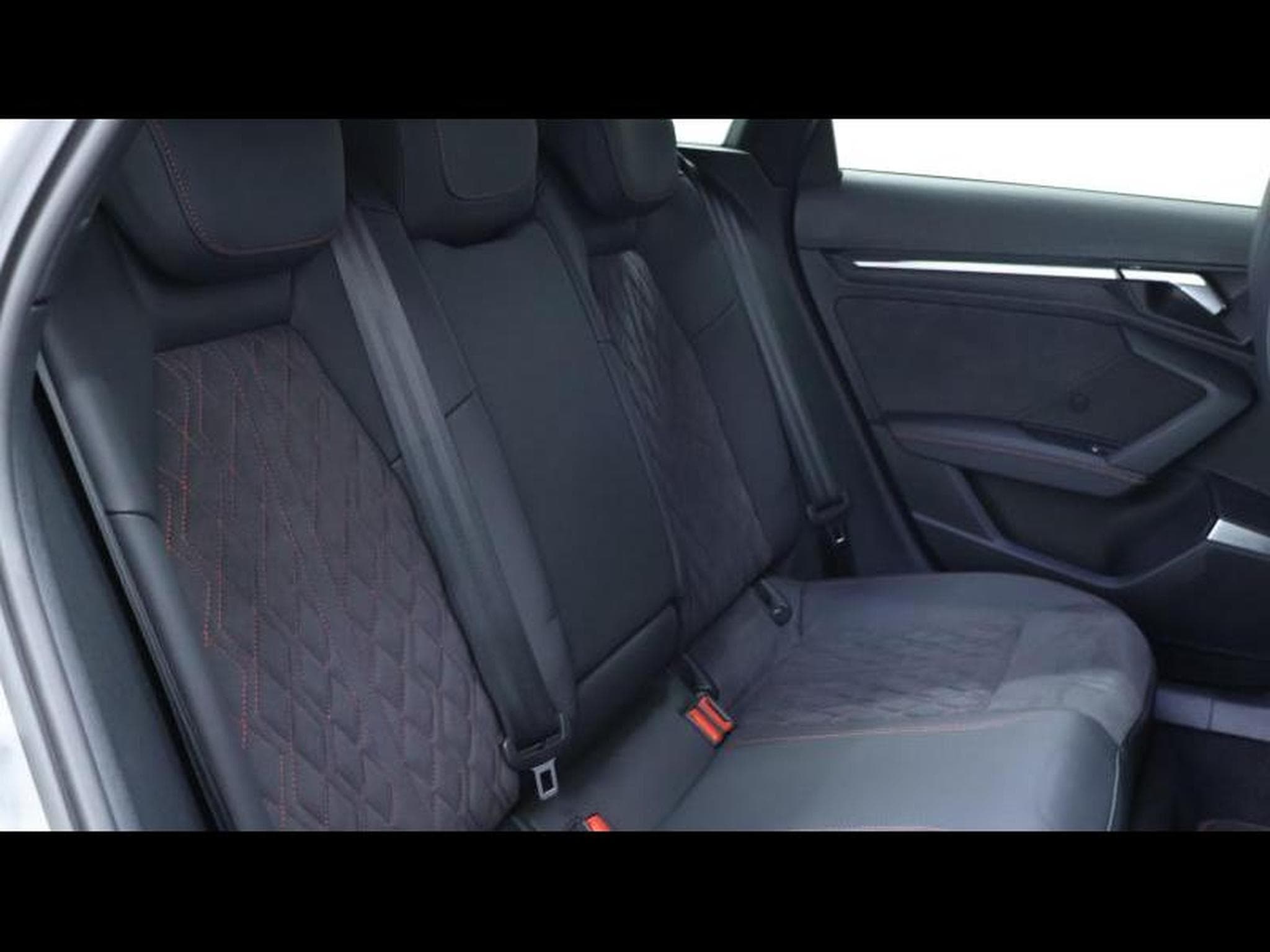 Audi A3 45TFSIe PHEV 245ch Sportback (2024) - Foto 15