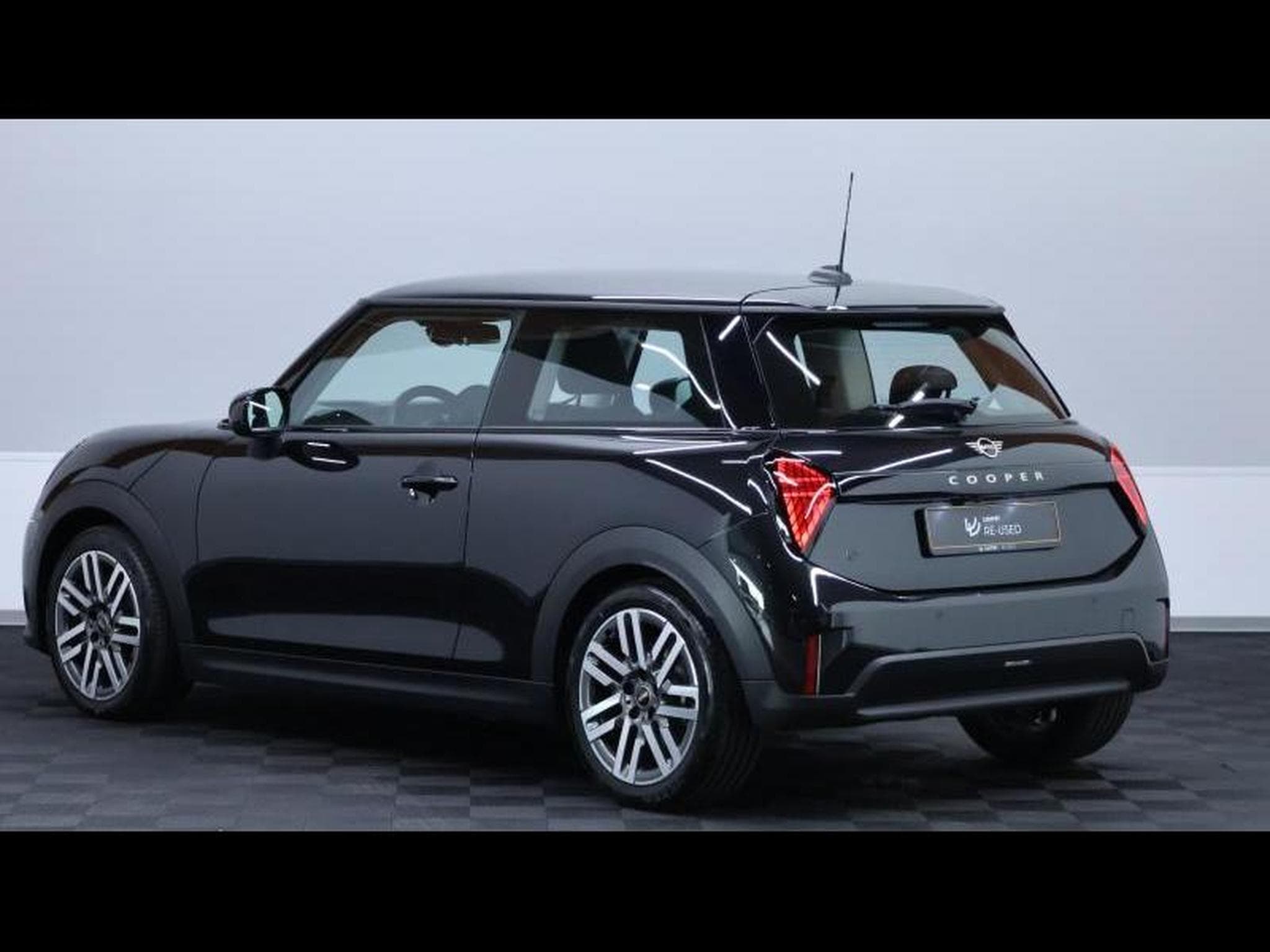 MINI Cooper 1.5 156ch Steptronic 3portes (2024) - Photo 7