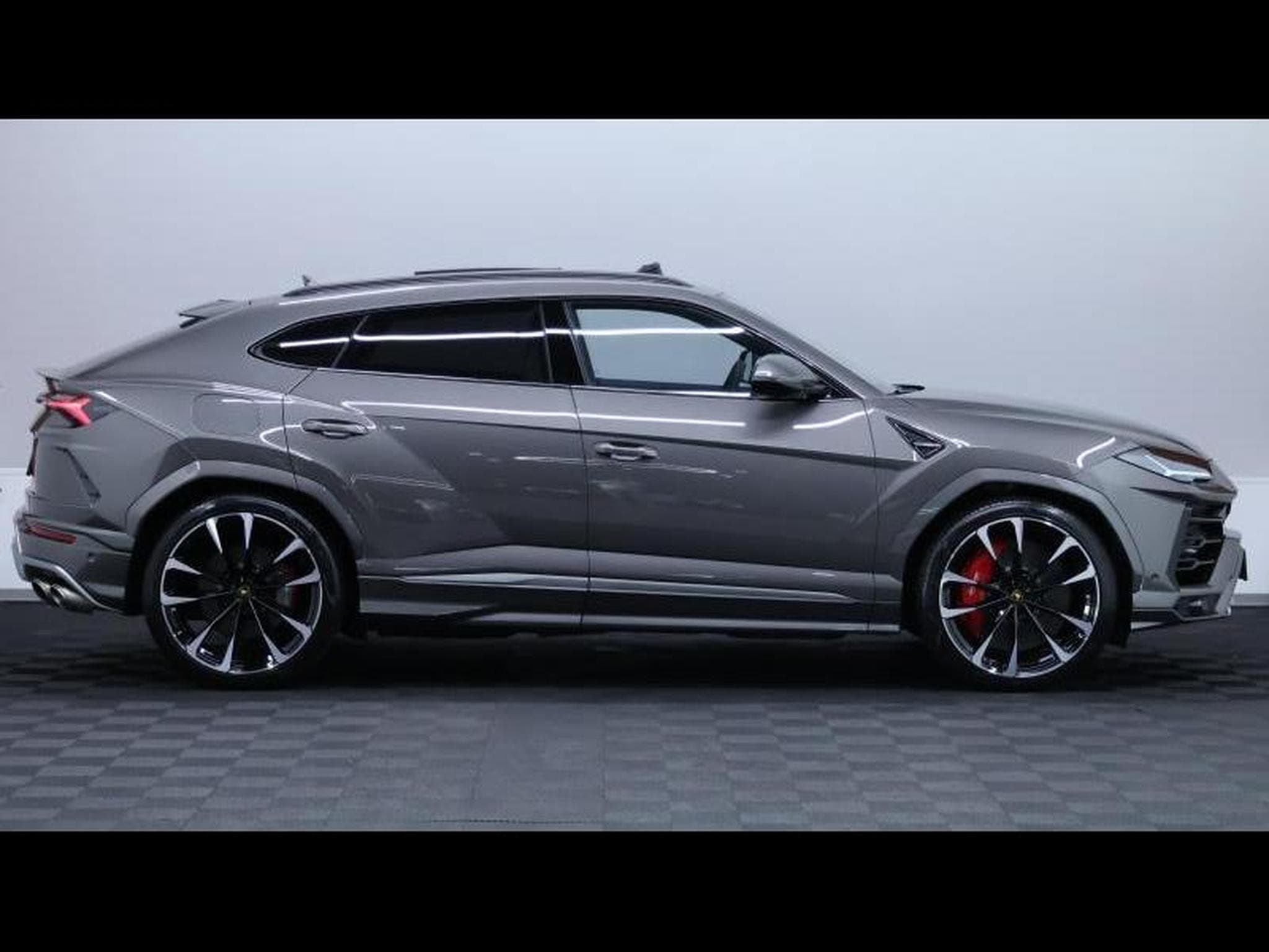 Lamborghini Urus 4.0 V8 650Ch (2022) - Photo 4