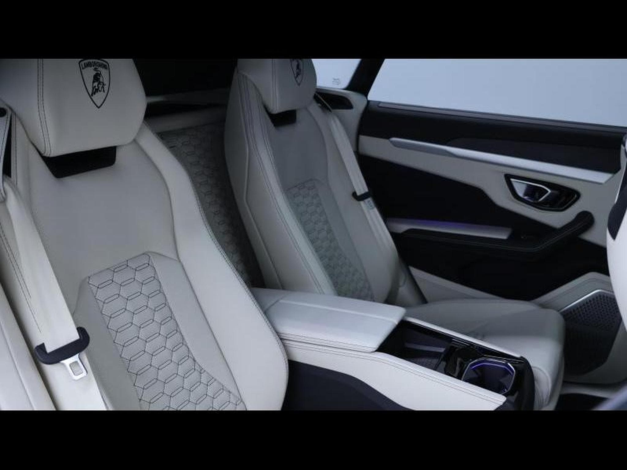 Lamborghini Urus 4.0 V8 650Ch (2022) - Photo 16