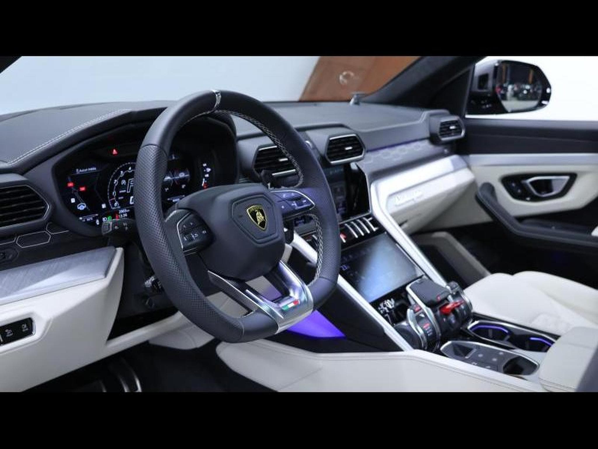 Lamborghini Urus 4.0 V8 650Ch (2022) - Photo 21