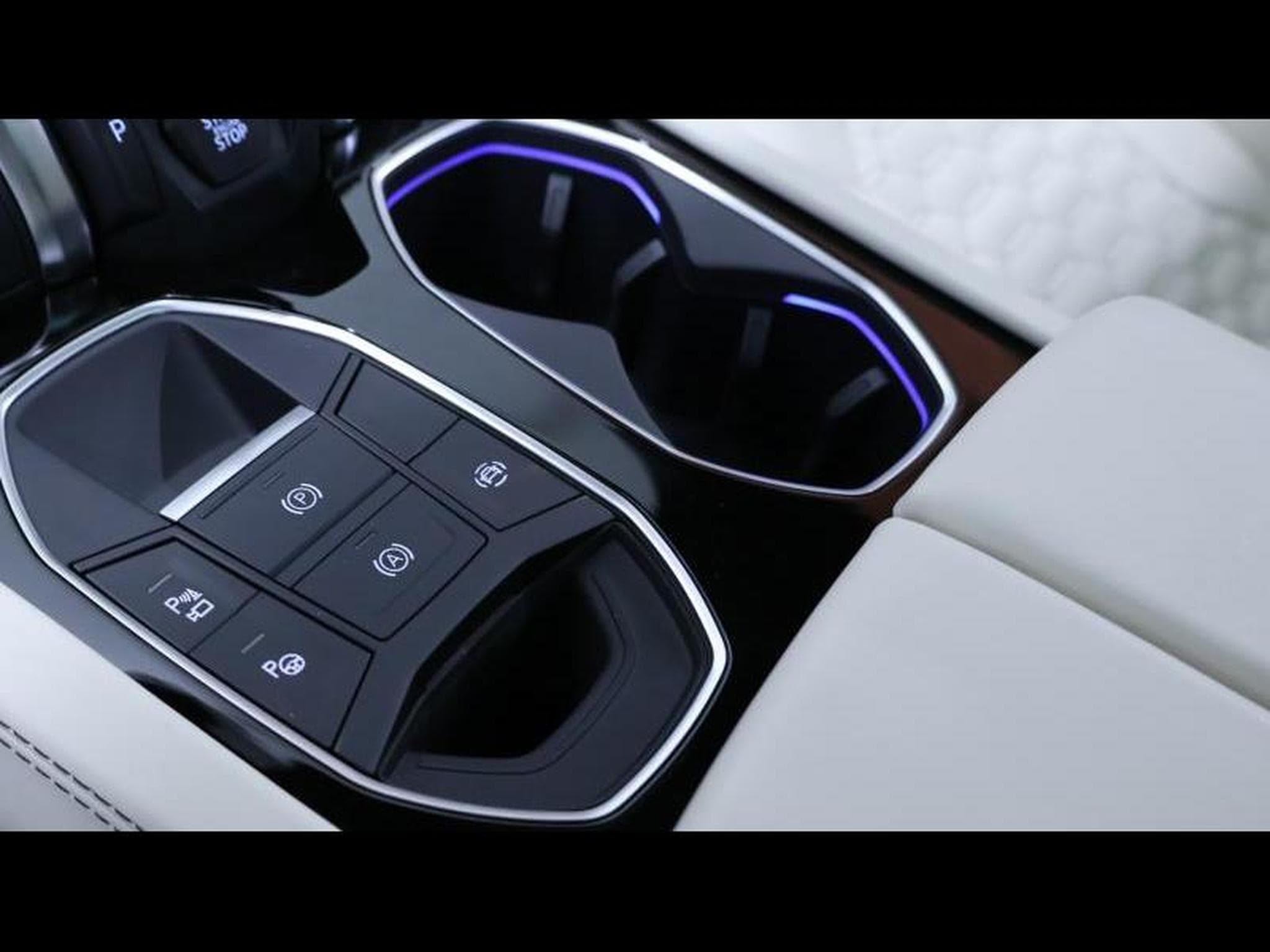 Lamborghini Urus 4.0 V8 650Ch (2022) - Photo 27