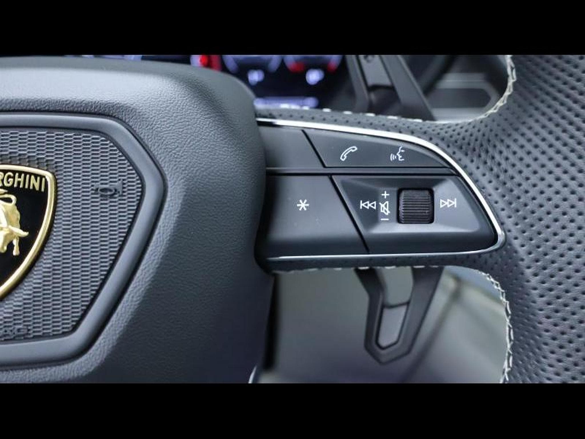 Lamborghini Urus 4.0 V8 650Ch (2022) - Photo 26