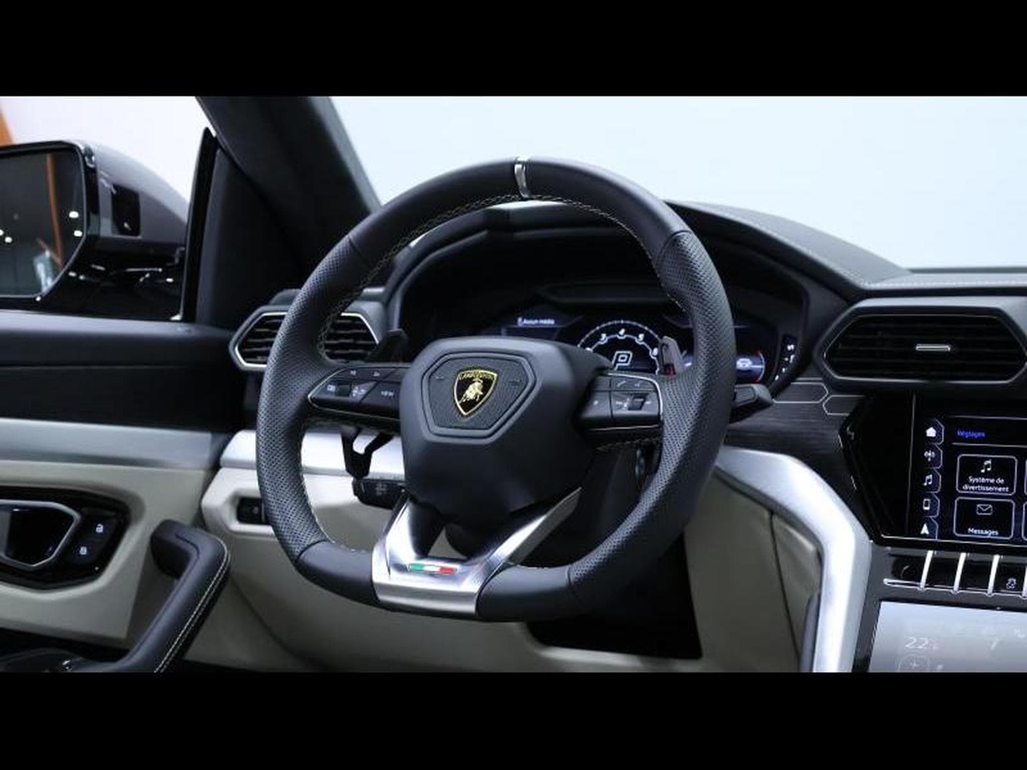 Lamborghini Urus 4.0 V8 650Ch (2022) - Photo 24