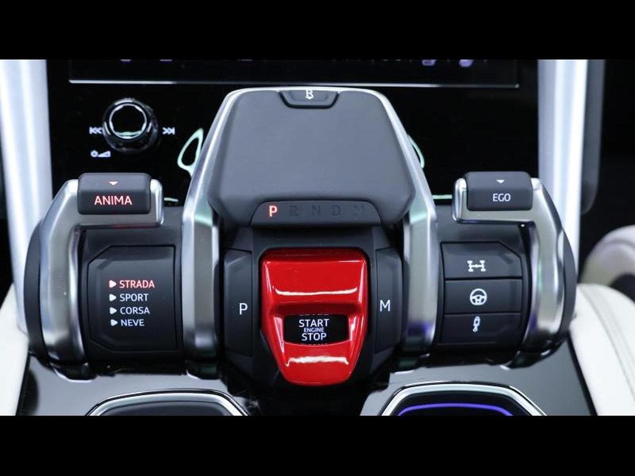 Lamborghini Urus 4.0 V8 650Ch (2022) - Photo 28