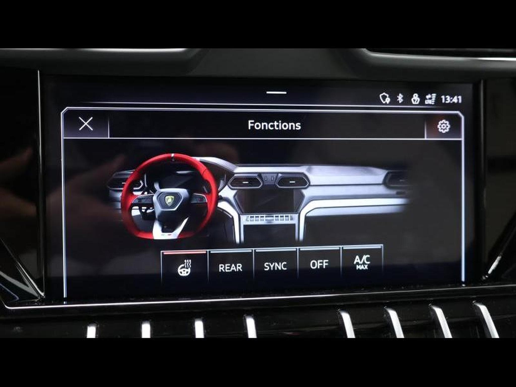 Lamborghini Urus 4.0 V8 650Ch (2022) - Photo 36