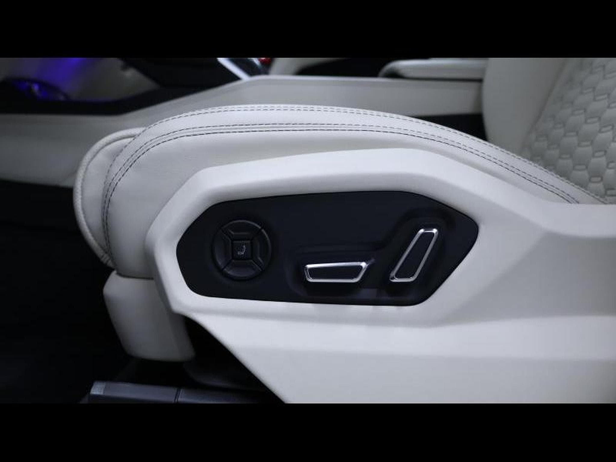 Lamborghini Urus 4.0 V8 650Ch (2022) - Photo 40