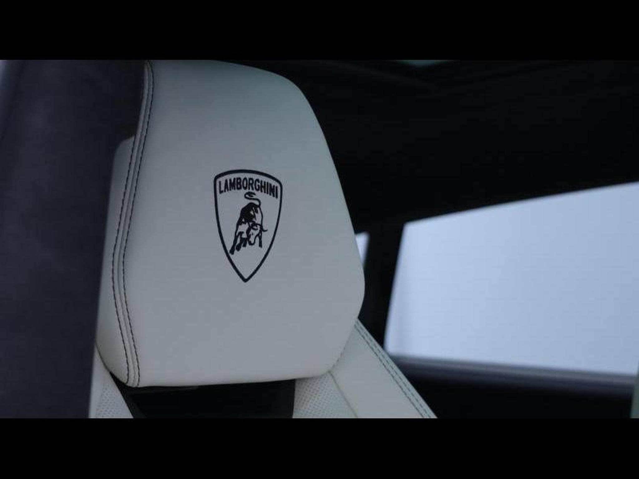 Lamborghini Urus 4.0 V8 650Ch (2022) - Photo 41