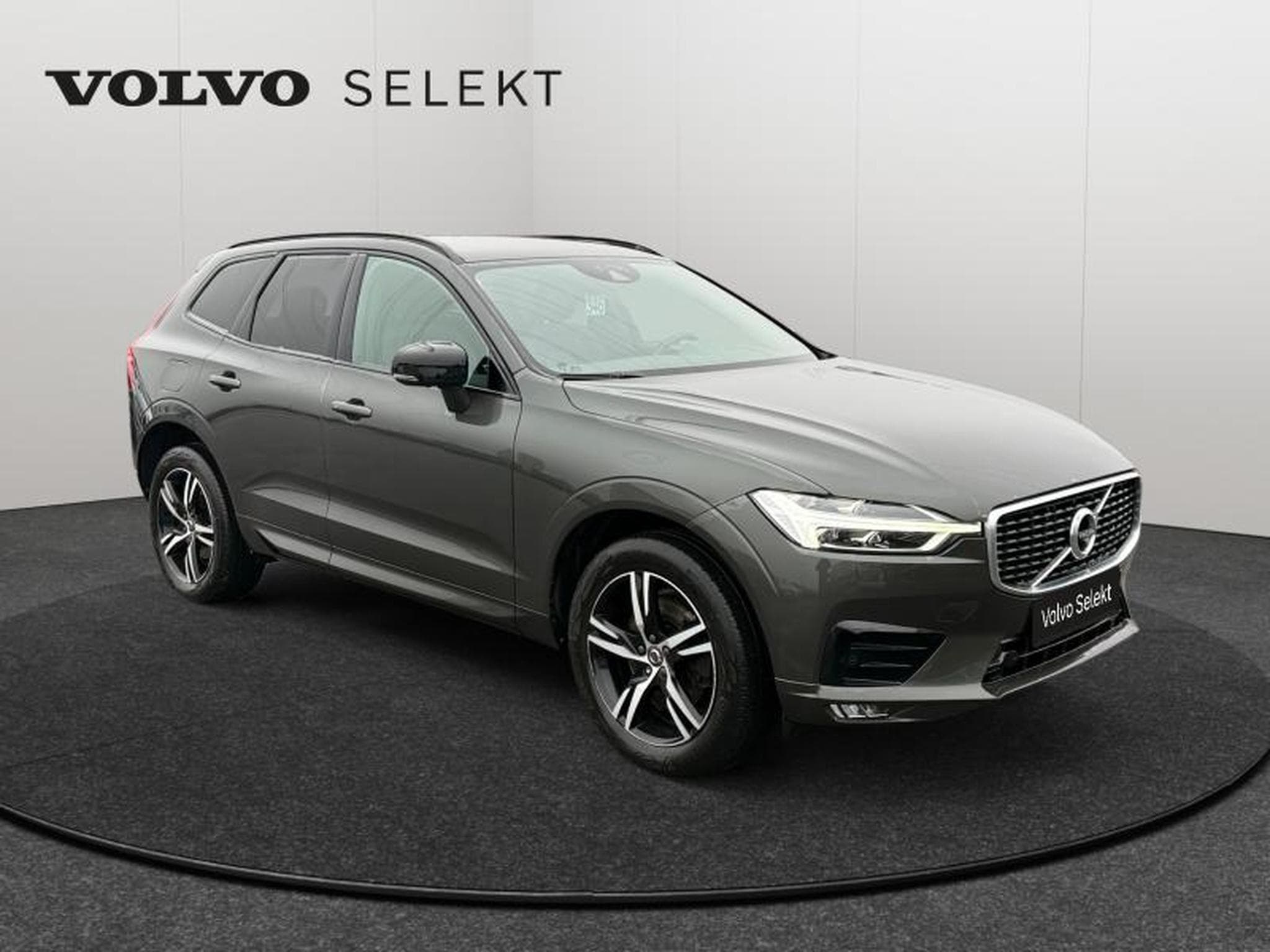Volvo XC60 T4 R Design / Essence (2020) - Photo 8