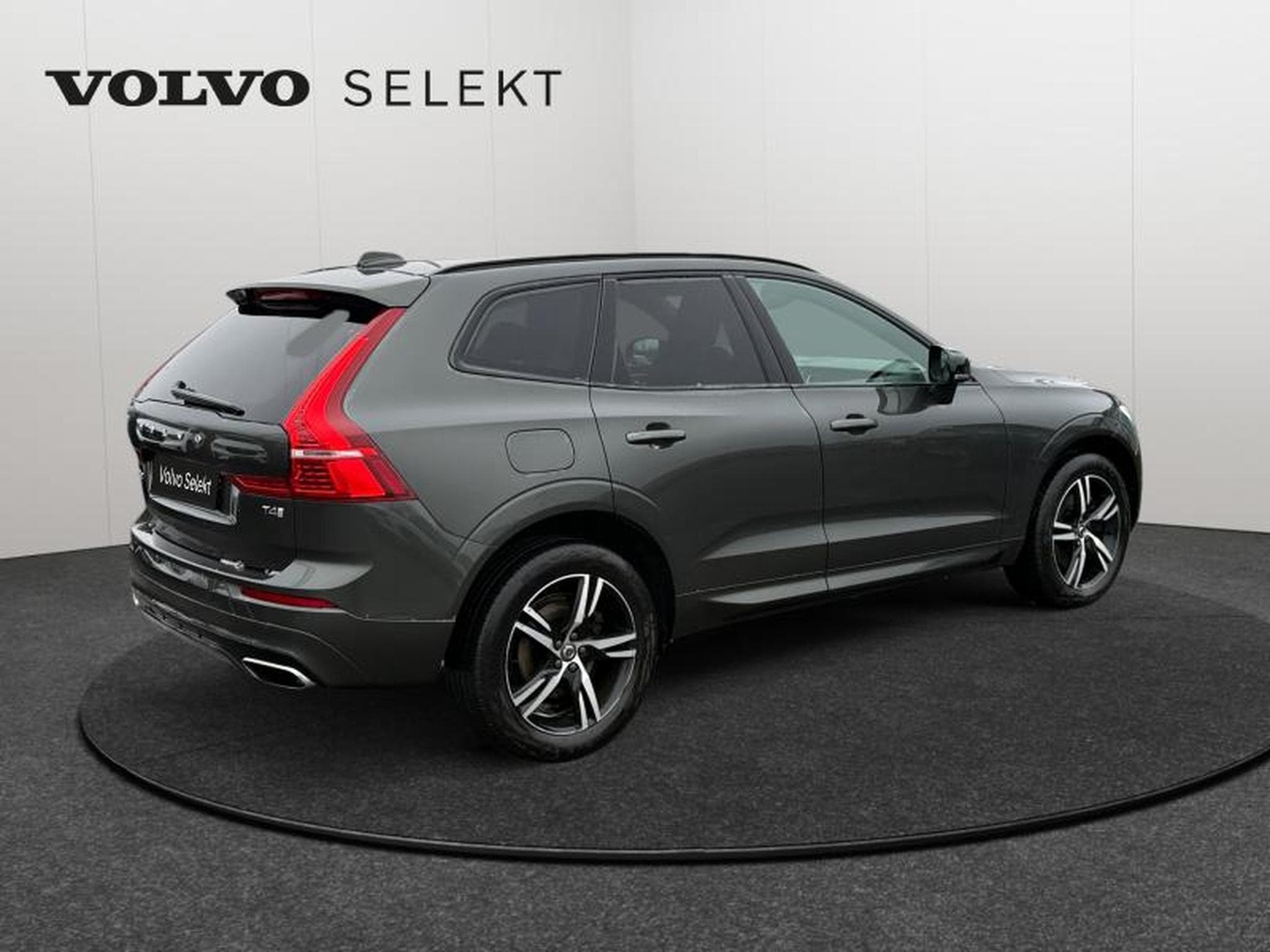 Volvo XC60 T4 R Design / Essence (2020) - Photo 26