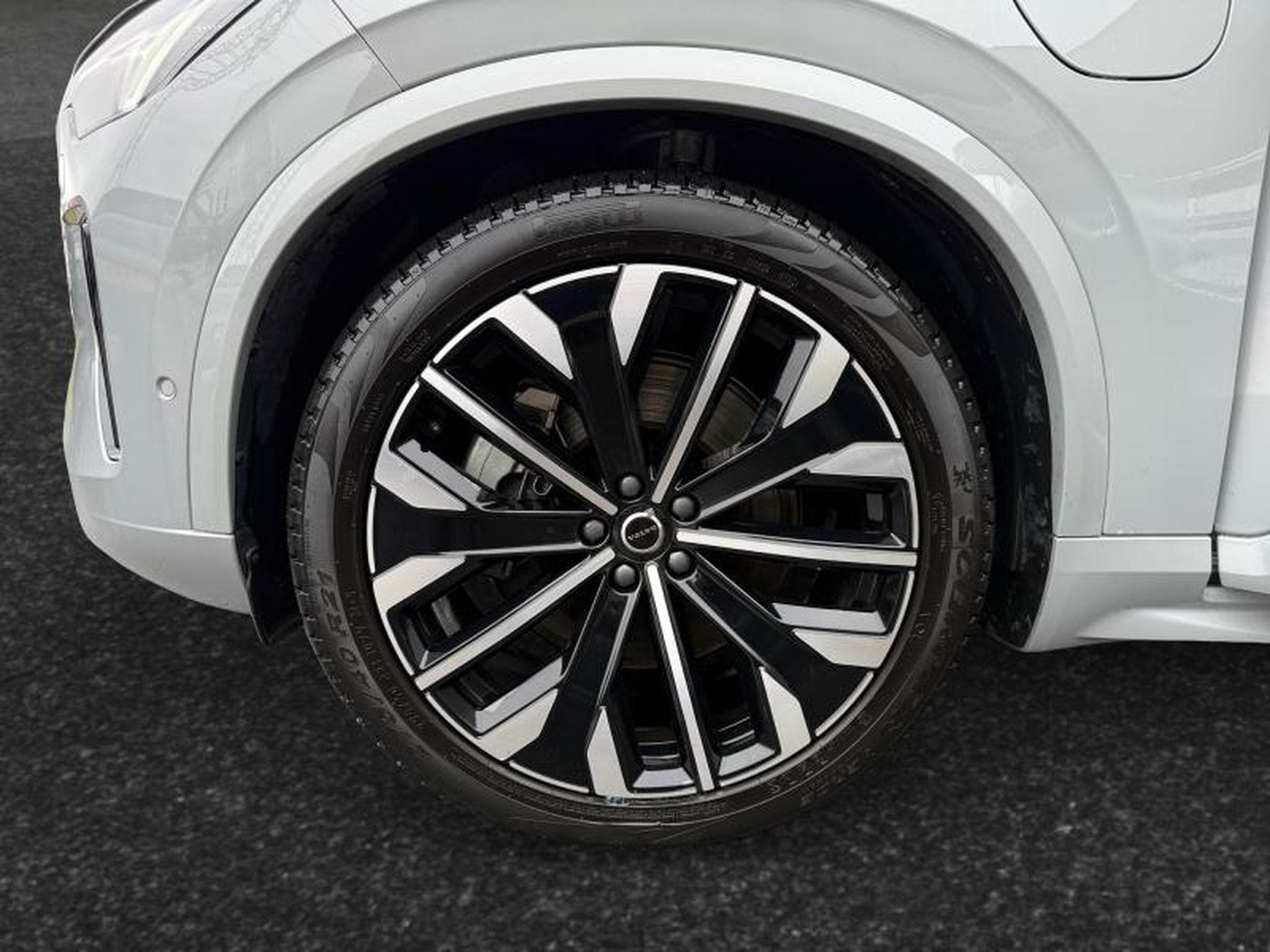 Volvo XC90 T8 Ultra Dark / Hybride (2025) - Photo 23