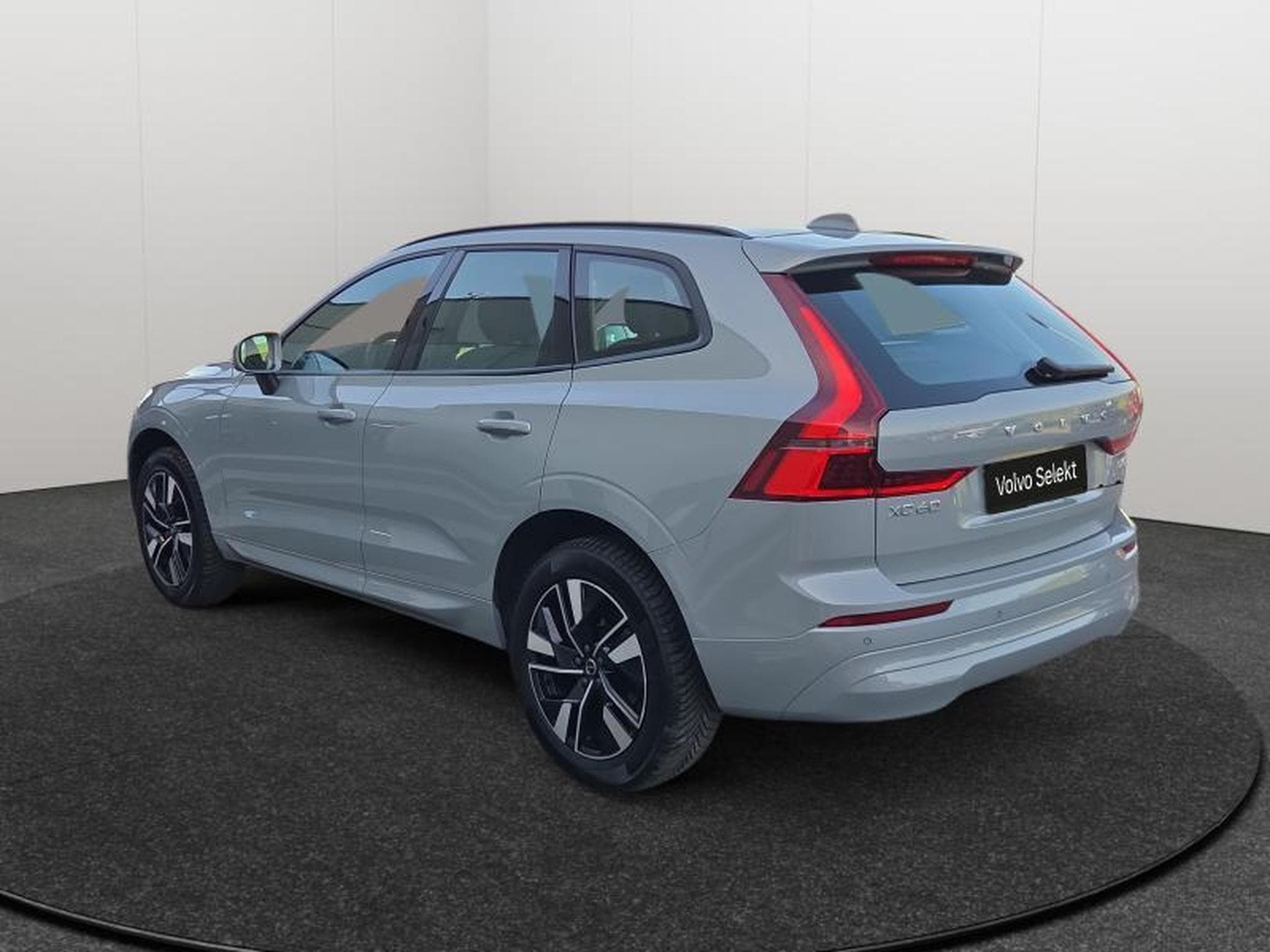 Volvo XC60 Facelift B5 Core / Essence (2025) - Photo 5