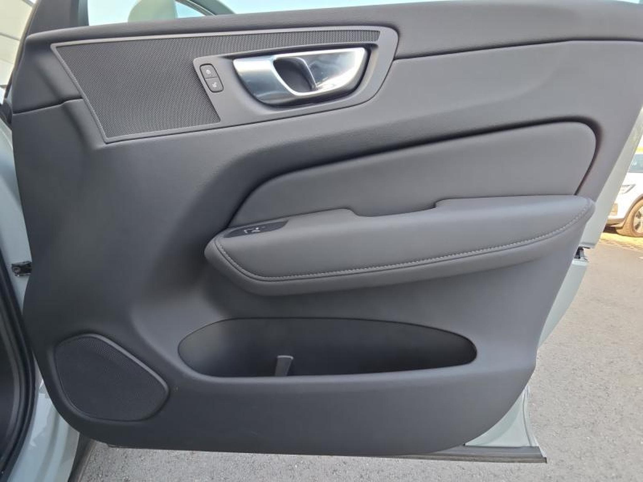 Volvo XC60 Facelift B5 Core / Essence (2025) - Photo 21