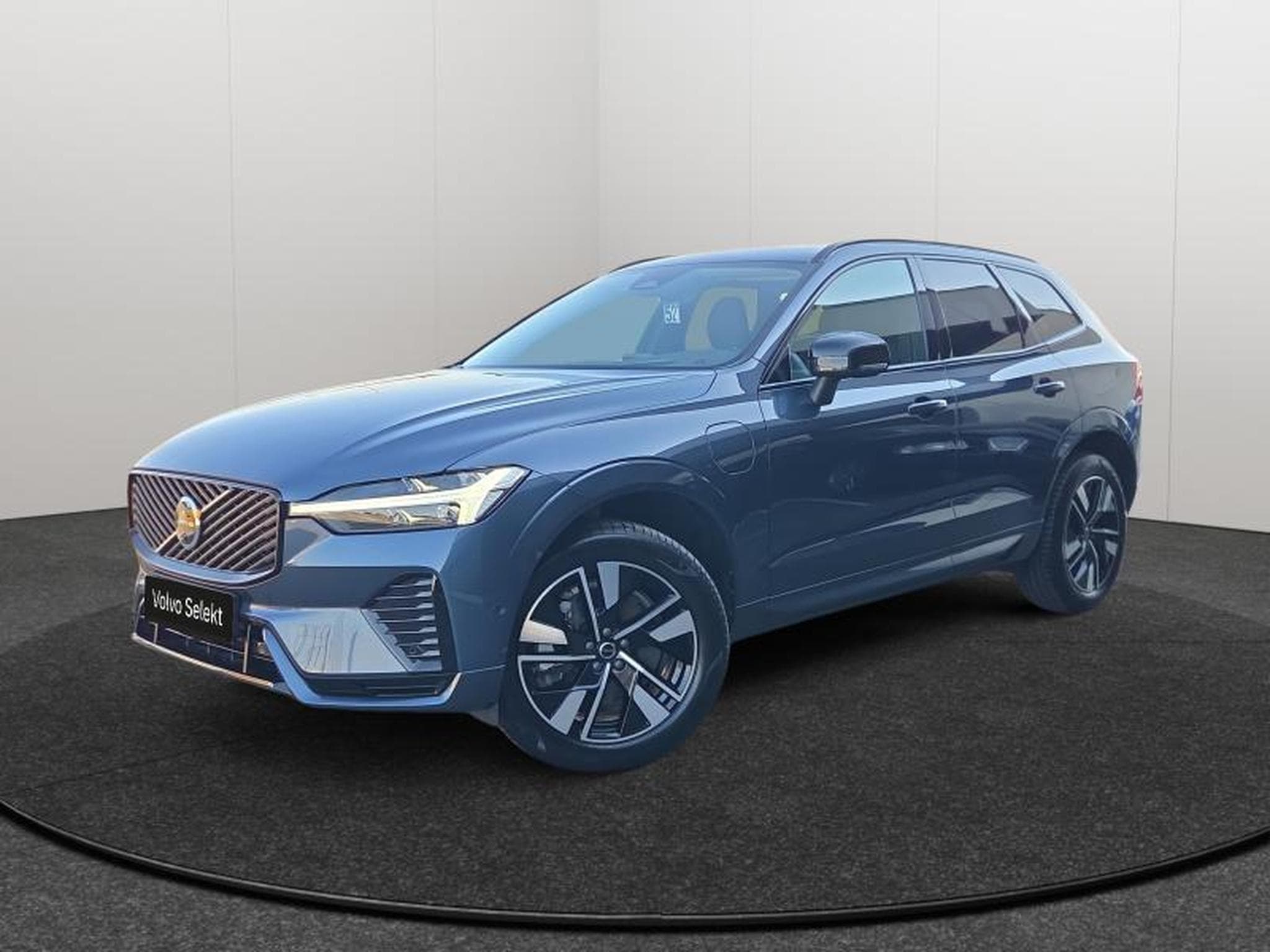 Volvo XC60 T6 Plus Dark / Hybride FACELIFT KIT HIVER INCLUS (2025) - Photo 1