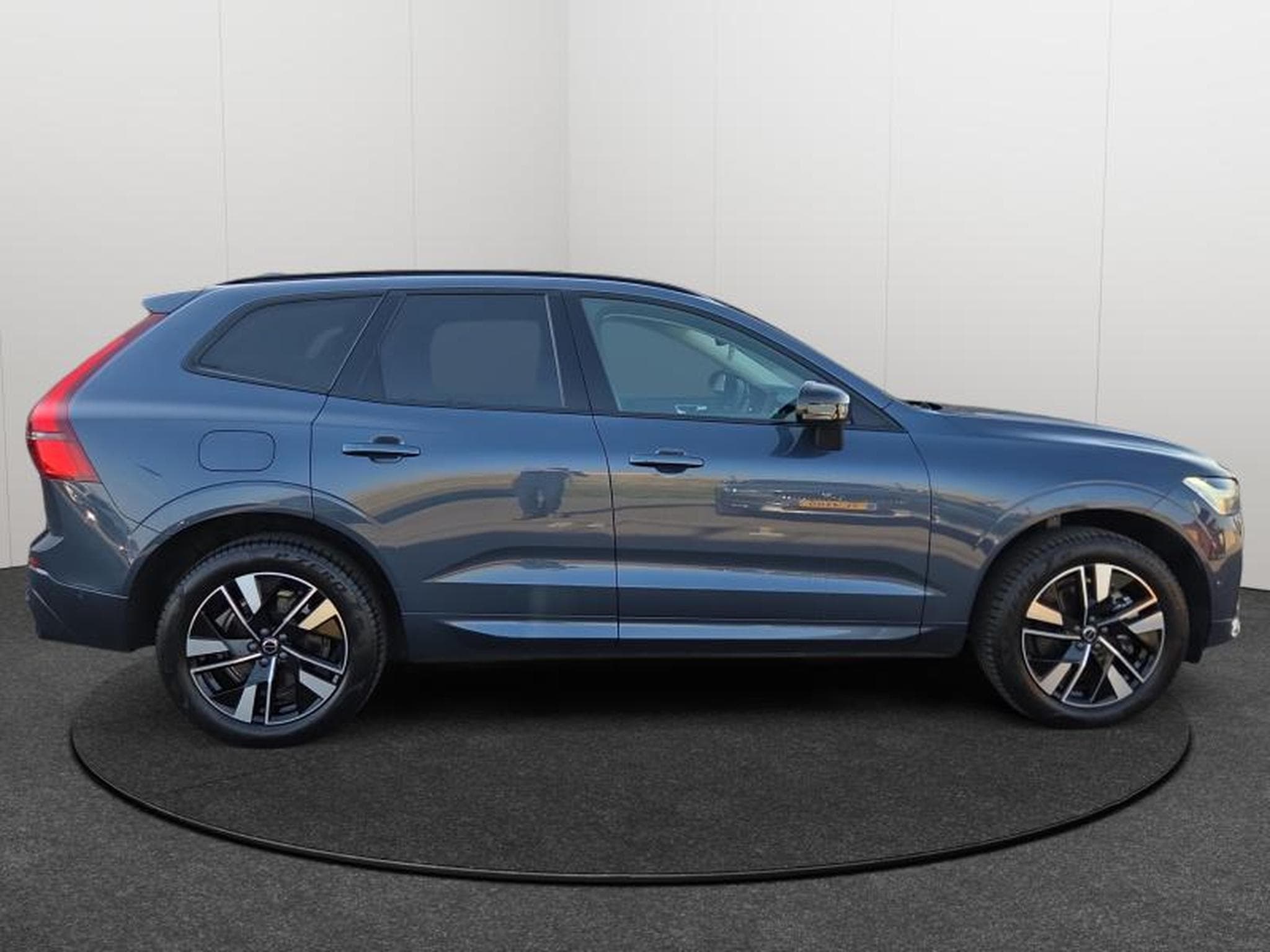 Volvo XC60 T6 Plus Dark / Hybride FACELIFT KIT HIVER INCLUS (2025) - Photo 7