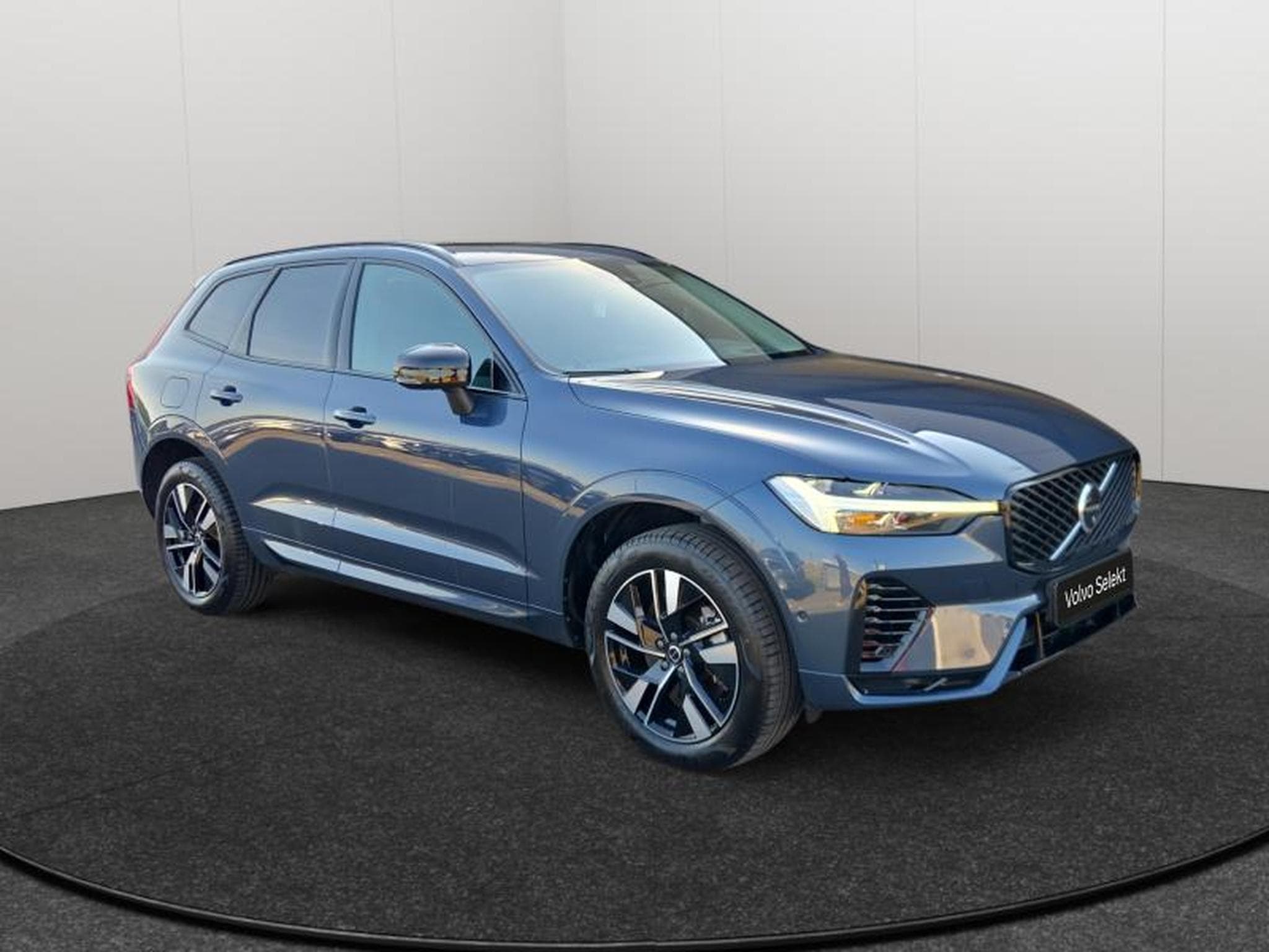 Volvo XC60 T6 Plus Dark / Hybride FACELIFT KIT HIVER INCLUS (2025) - Photo 8
