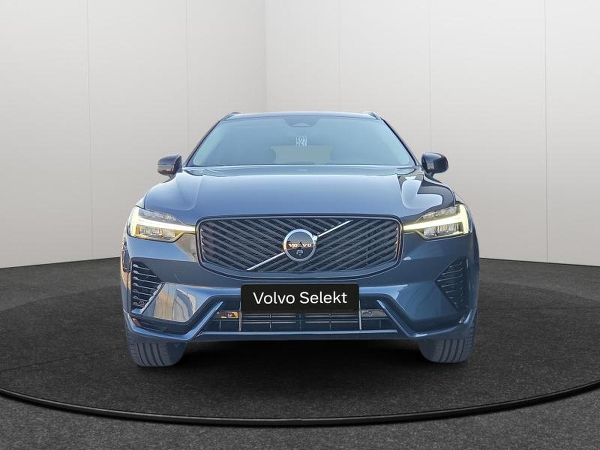 Volvo XC60 T6 Plus Dark / Hybride FACELIFT KIT HIVER INCLUS (2025) - Photo 9