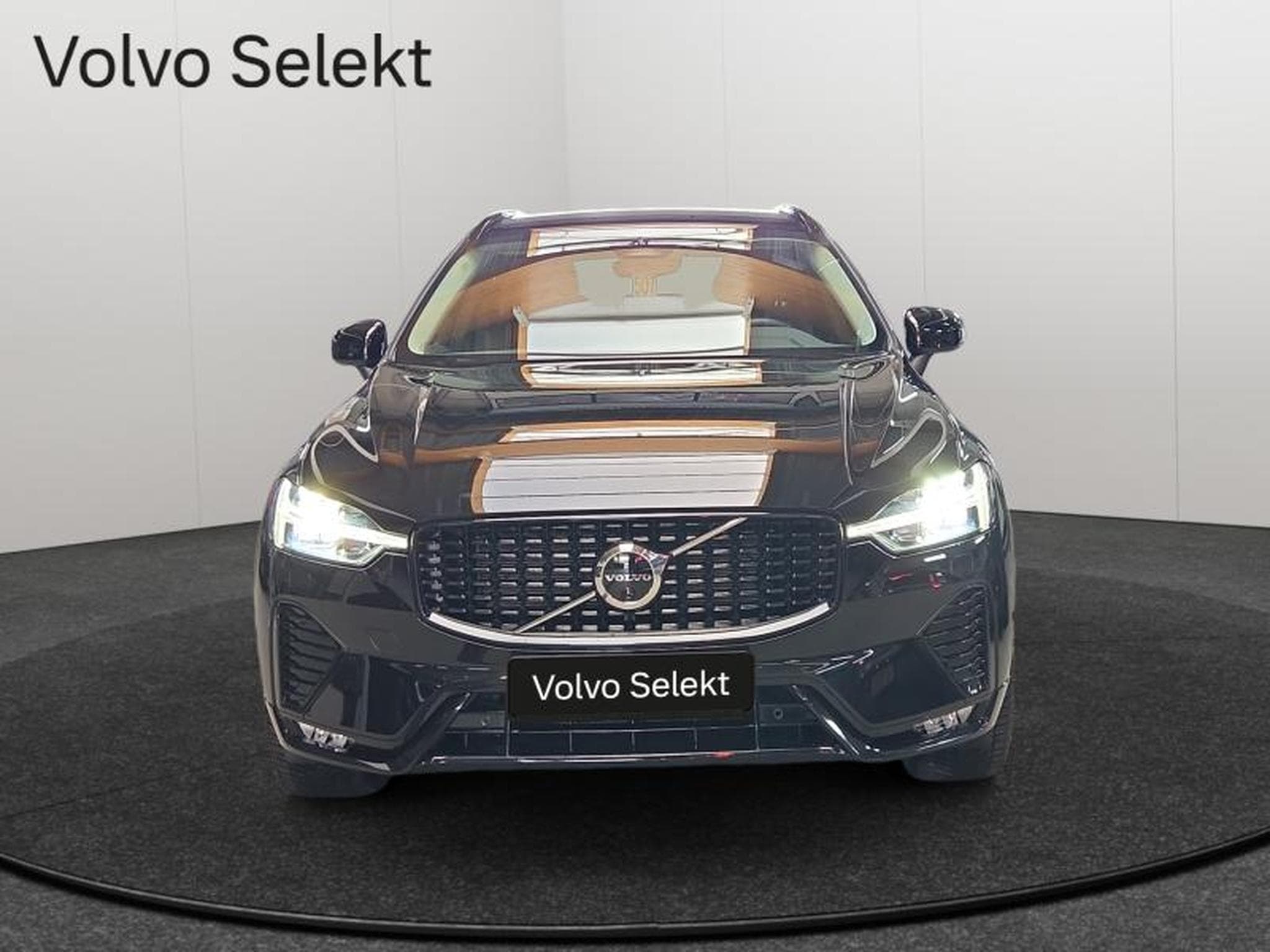 Volvo XC60 B4 Plus Dark / Essence (2023) - Photo 4