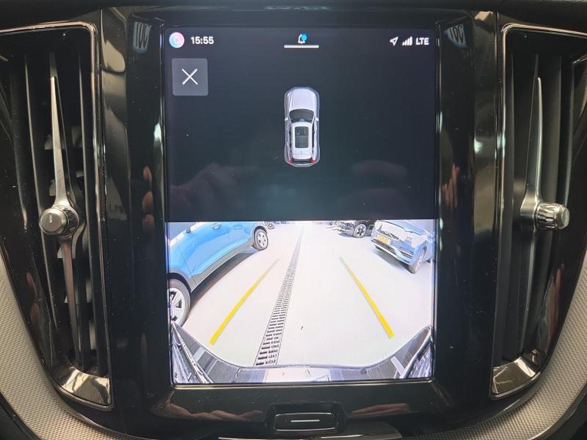 Volvo XC60 B4 Plus Dark / Essence (2023) - Photo 9