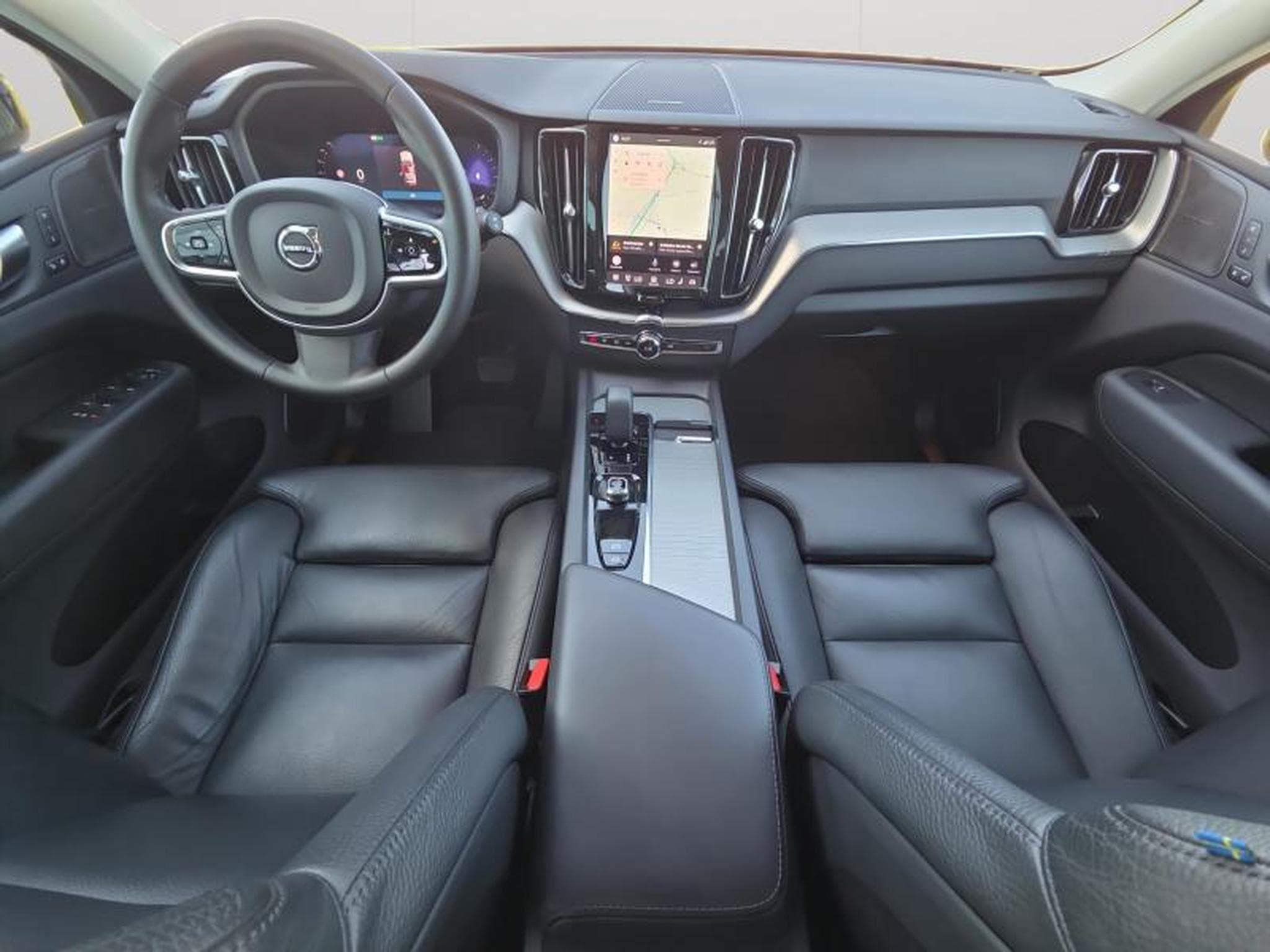 Volvo XC60 B4 Plus Dark / Essence (2024) - Photo 28